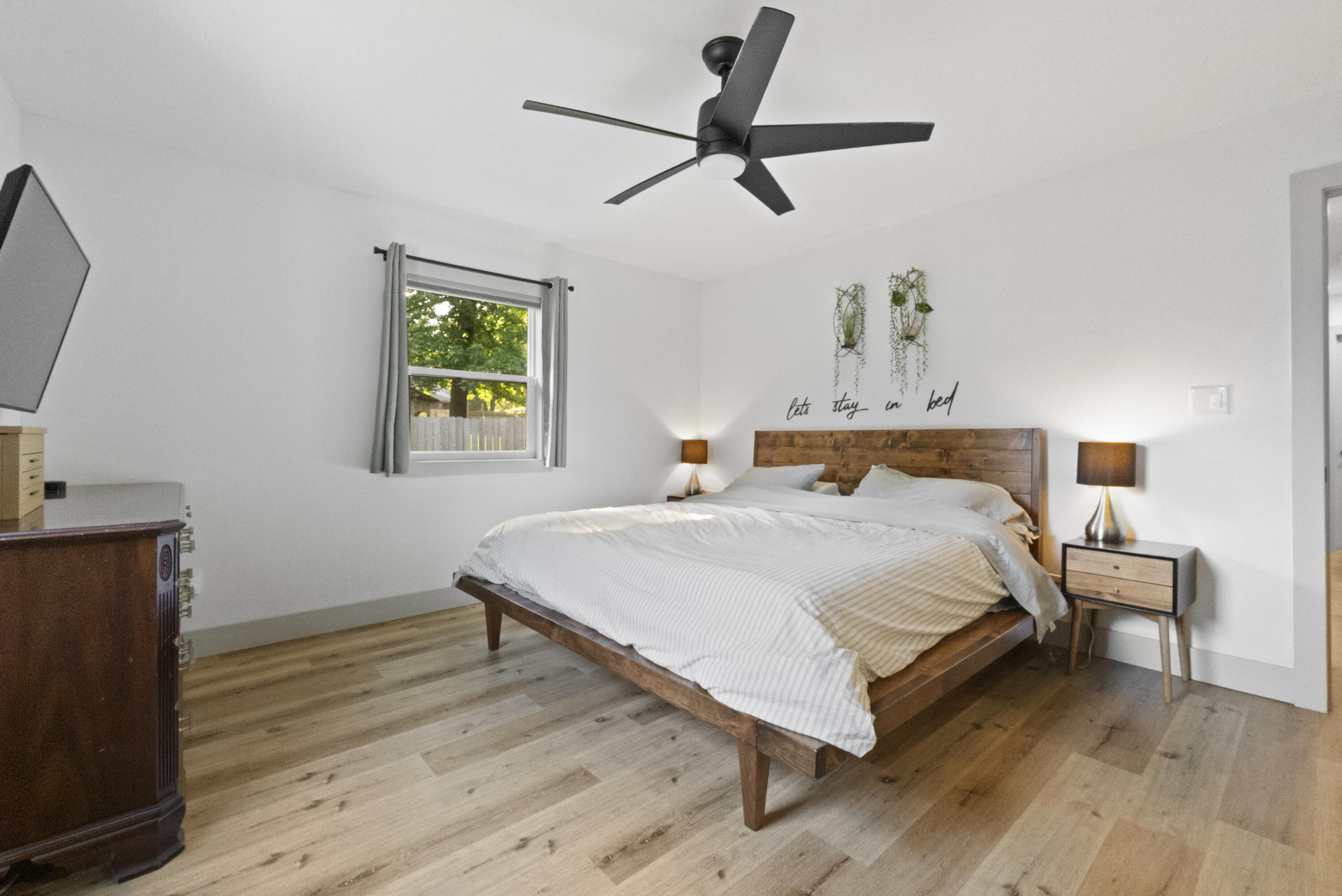 841 West Primrose Street Property Photo 23