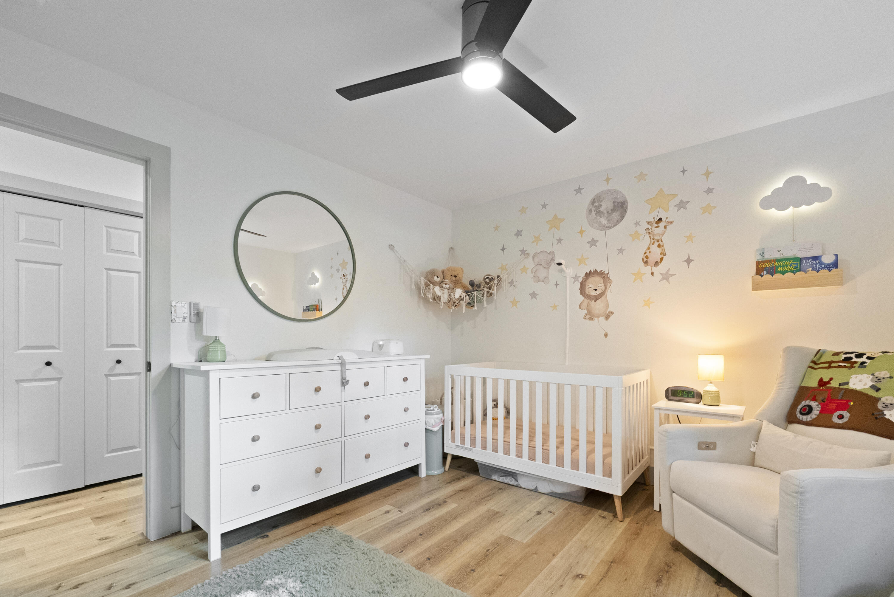 841 West Primrose Street Property Photo 27