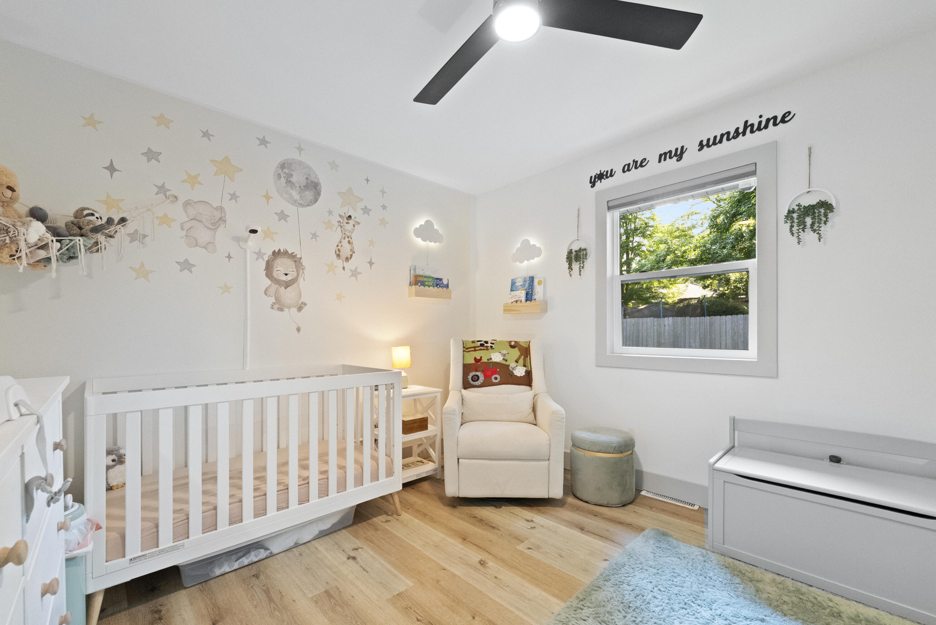 841 West Primrose Street Property Photo 28