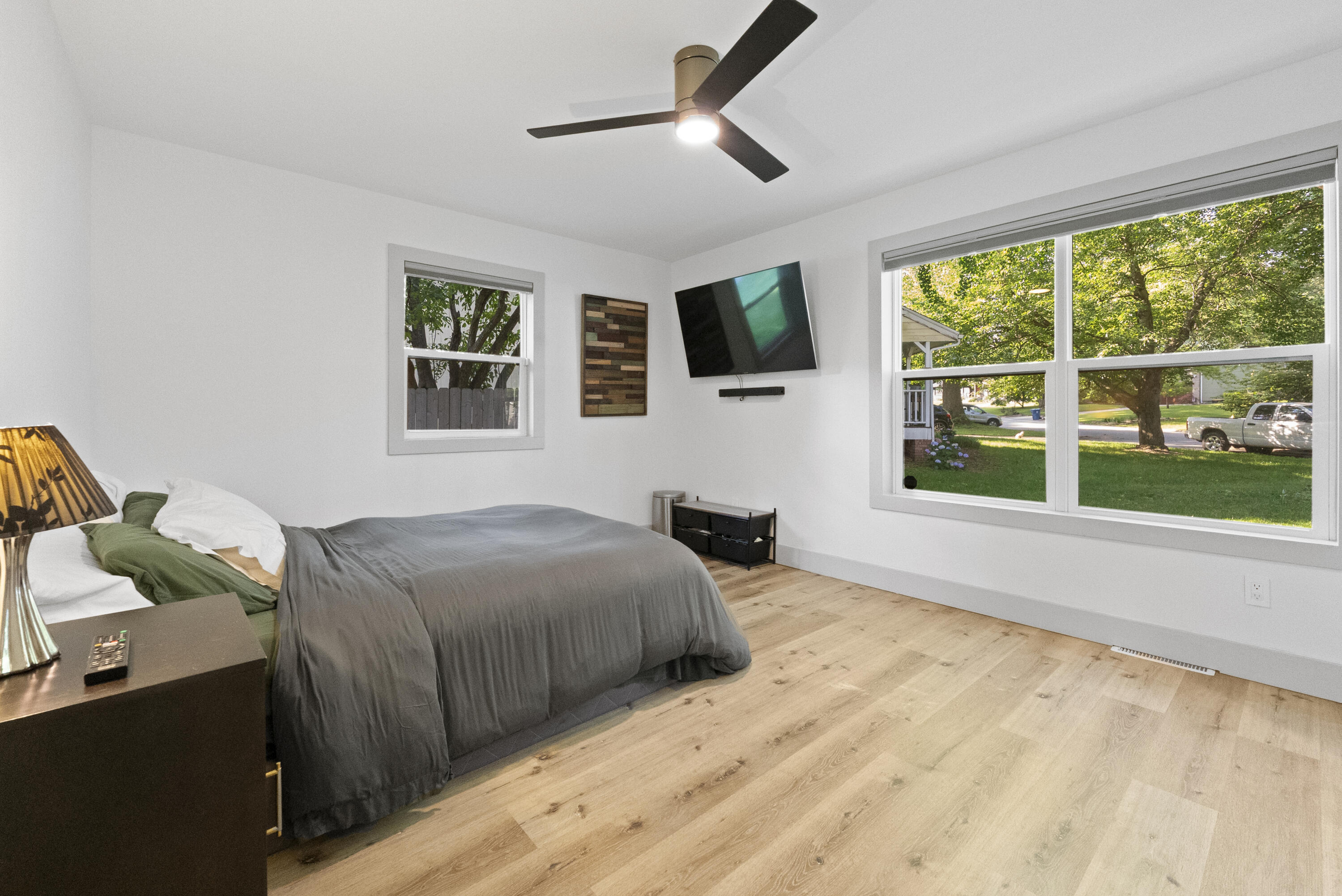 841 West Primrose Street Property Photo 29