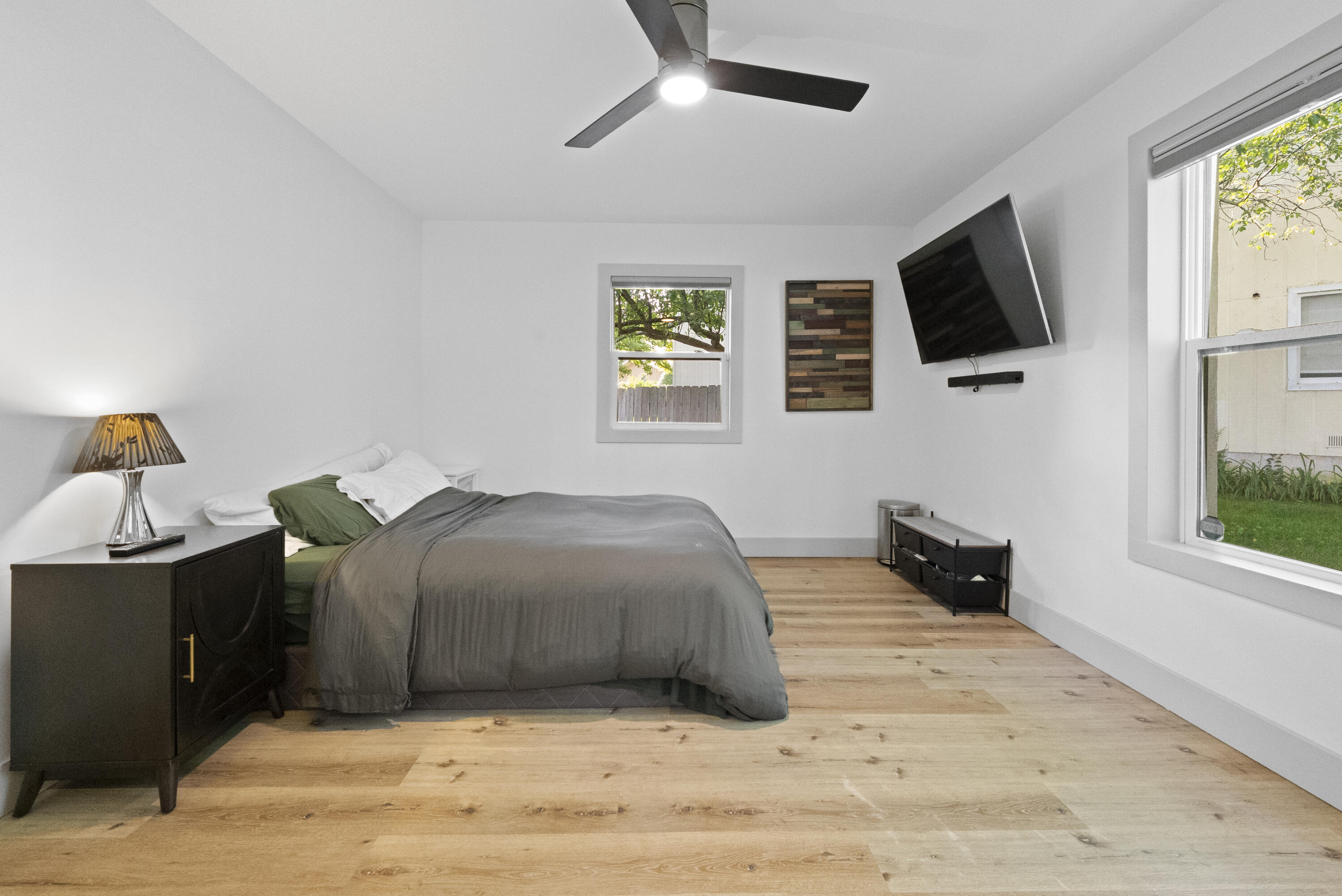 841 West Primrose Street Property Photo 30