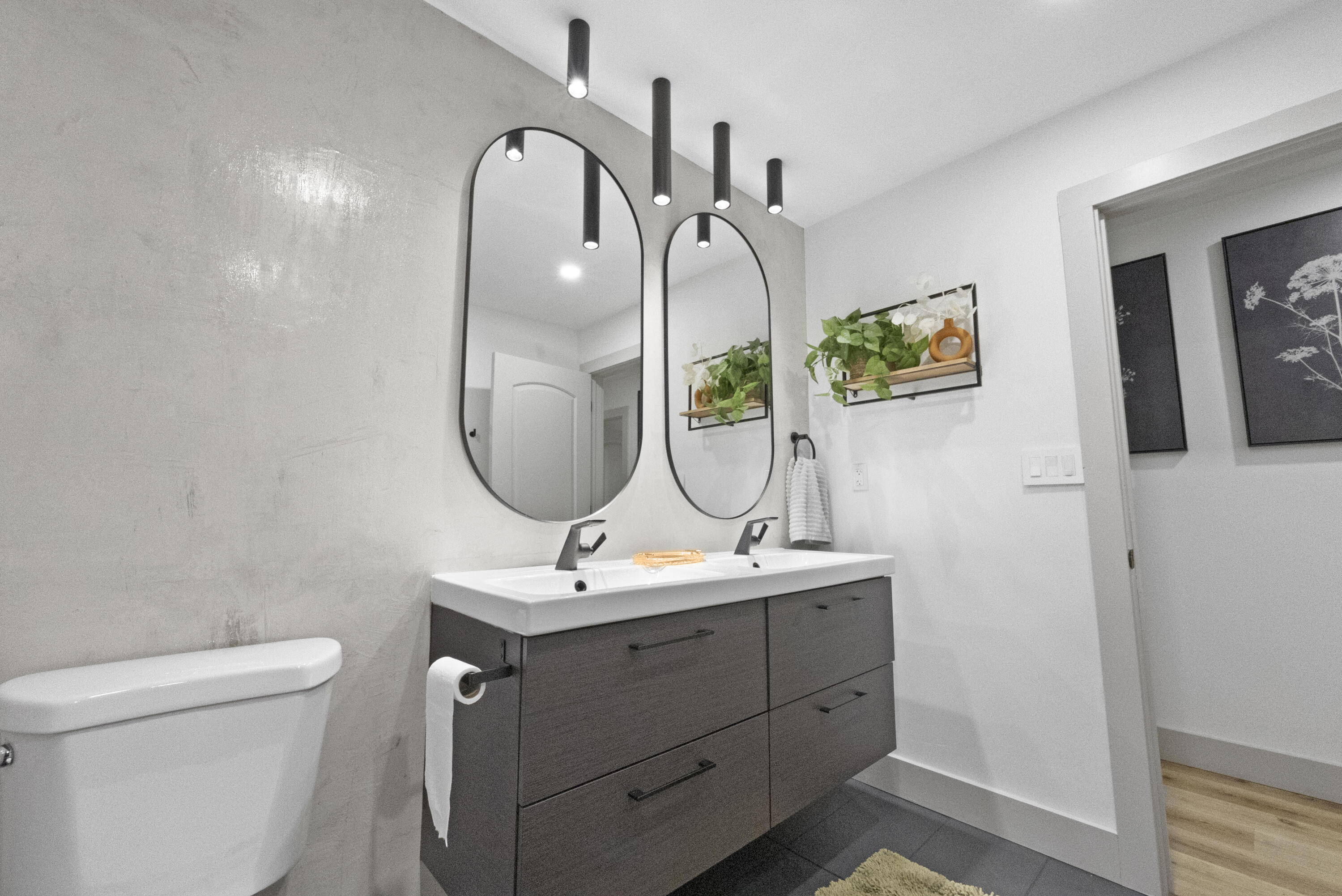 841 West Primrose Street Property Photo 33