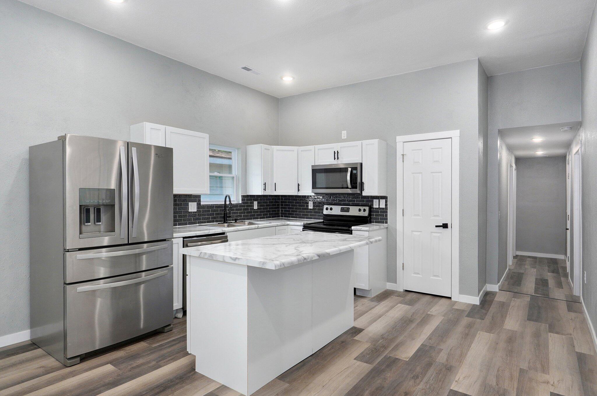 2026 North Taylor Avenue Property Photo 1