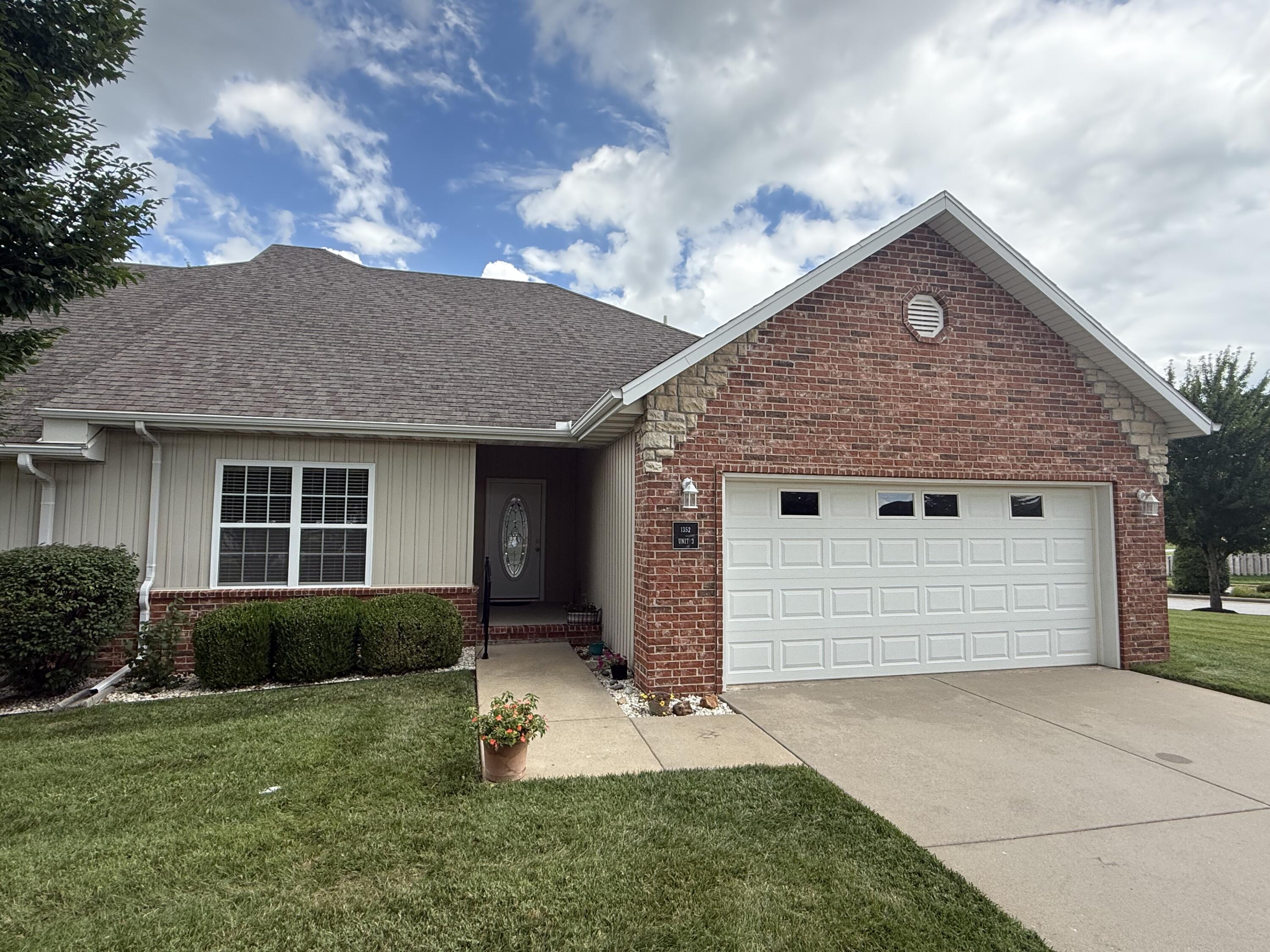 1352 North Sandy Creek Circle