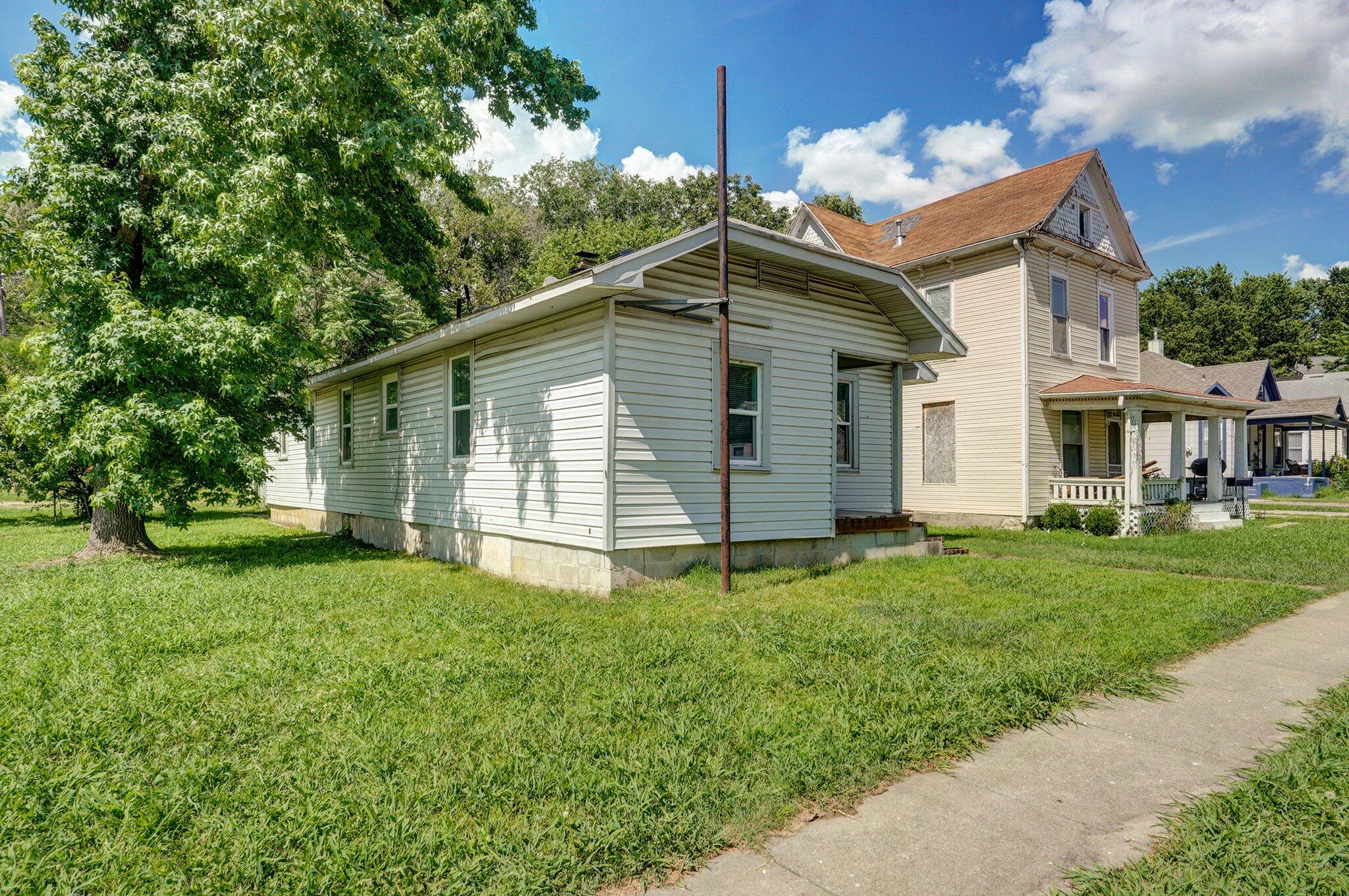 1051 West Hamilton Street Property Photo 3