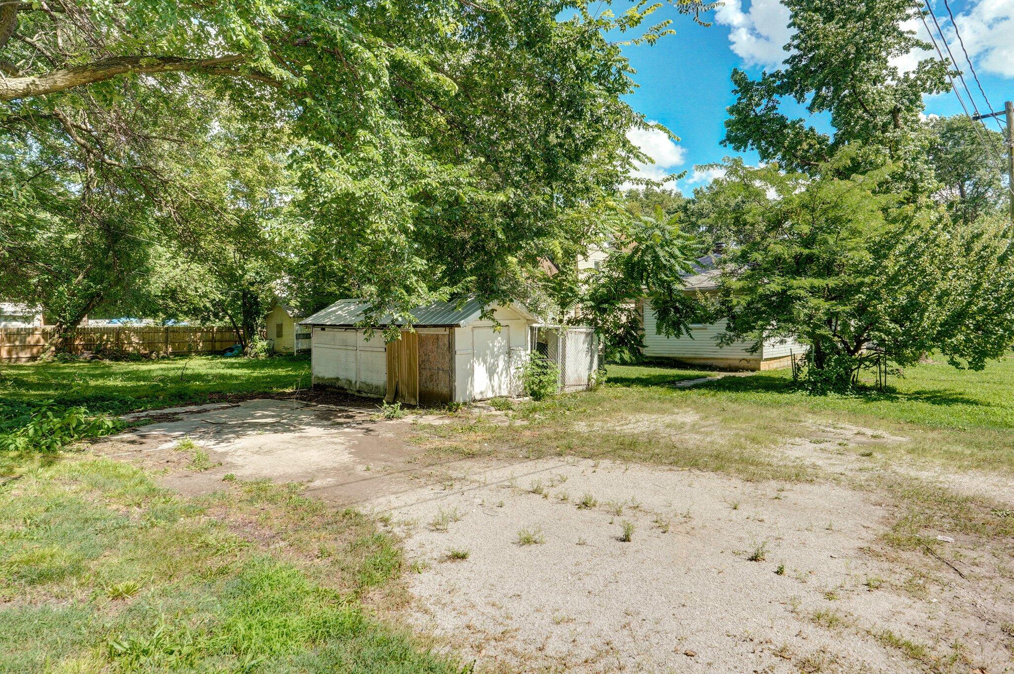 1051 West Hamilton Street Property Photo 8