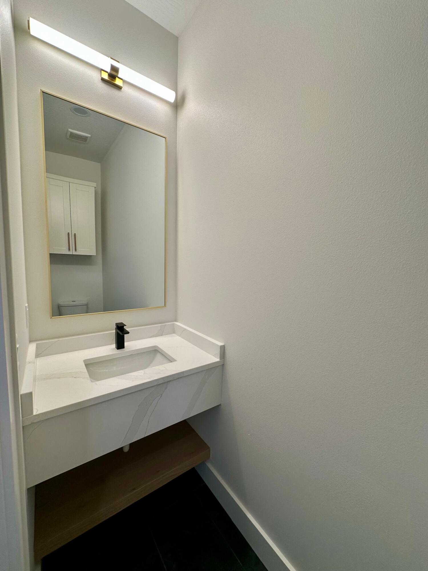 6030 South Holland Avenue Property Photo 30