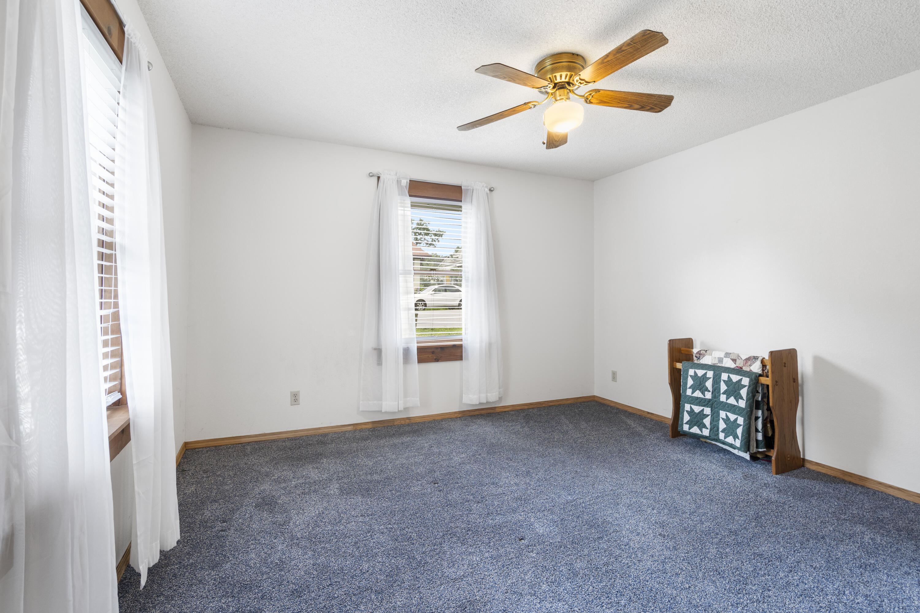 400 East Walker Street Property Photo 17