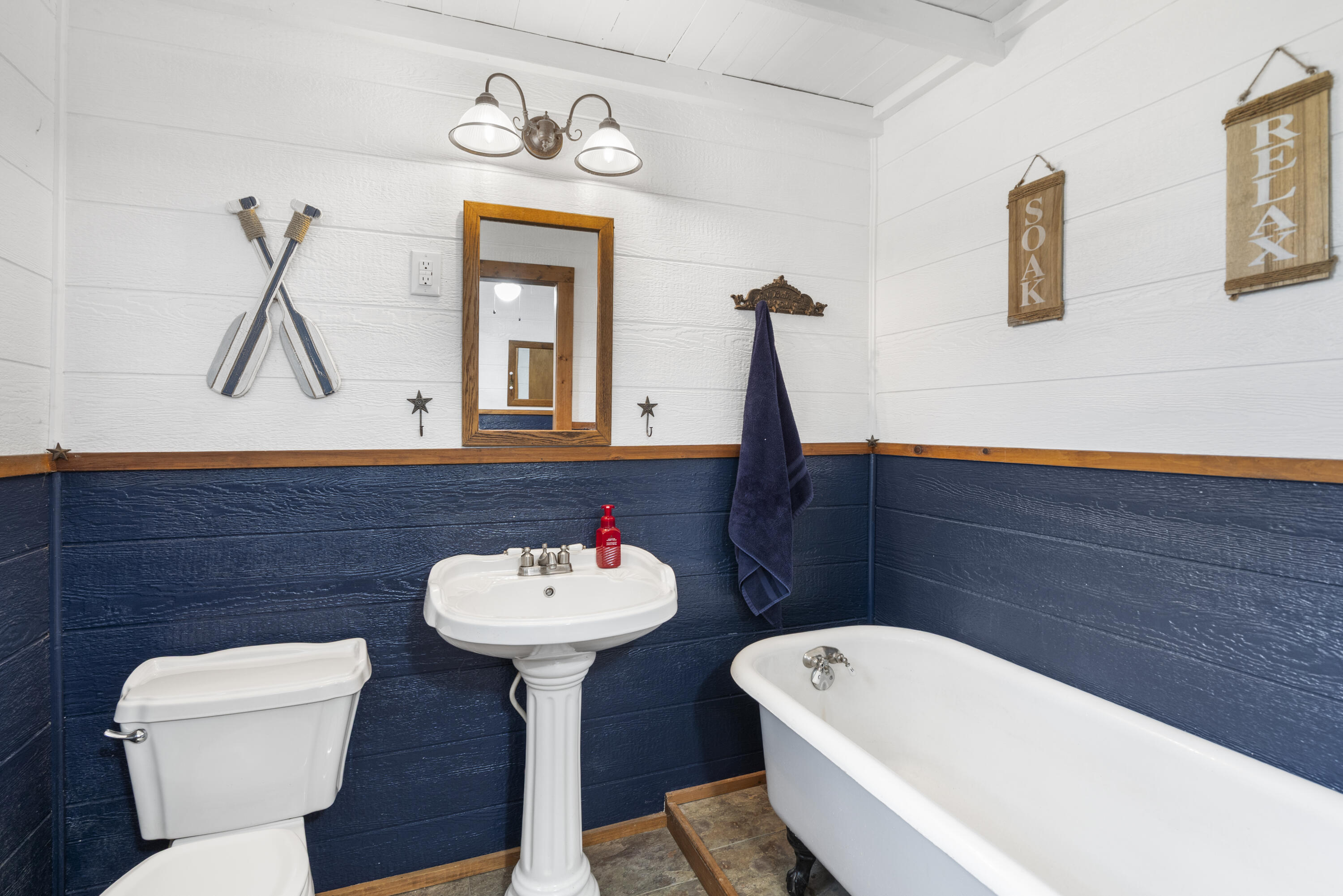 400 East Walker Street Property Photo 19