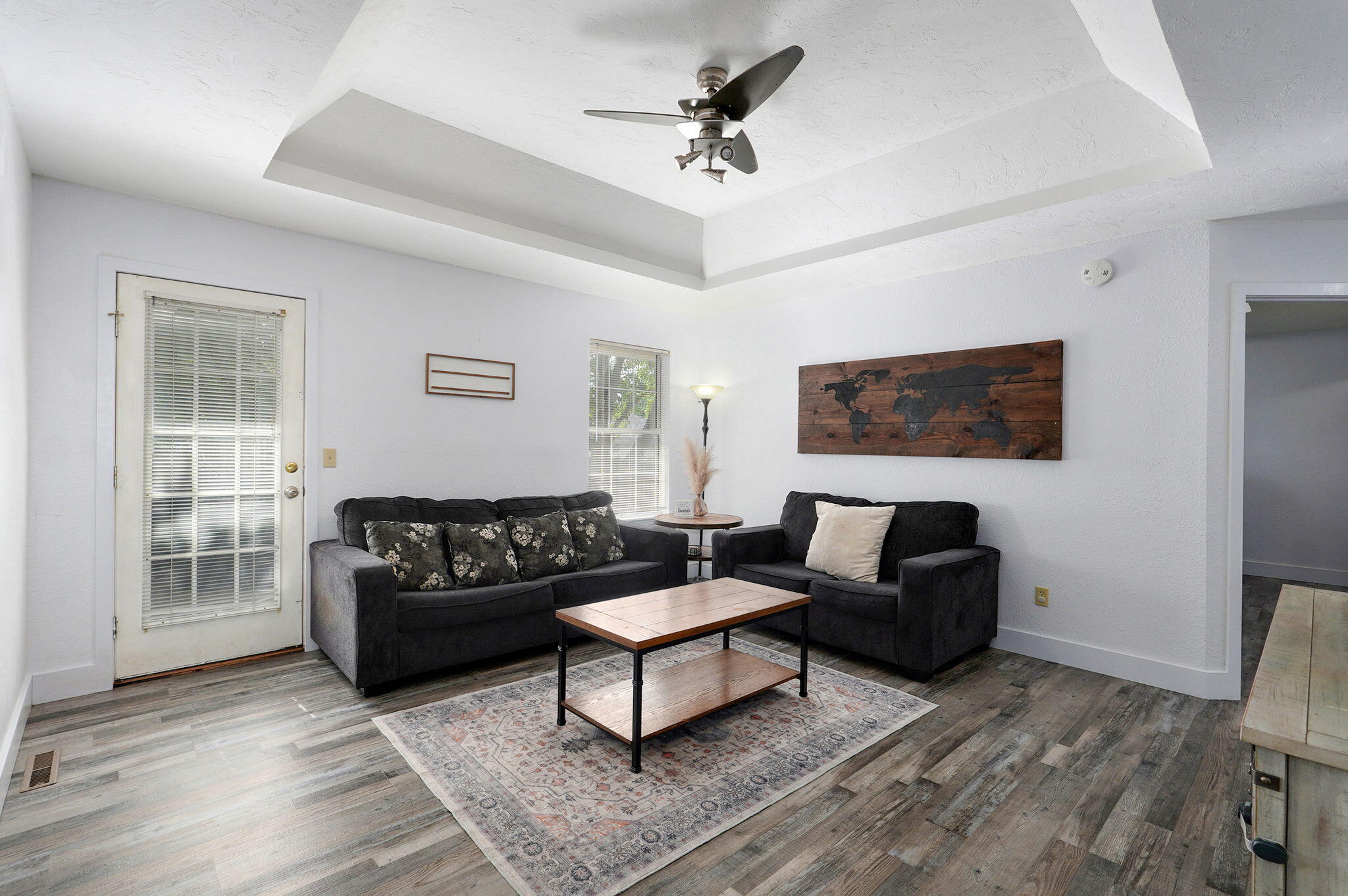 5563 South Walnut Hill Avenue Property Photo 4