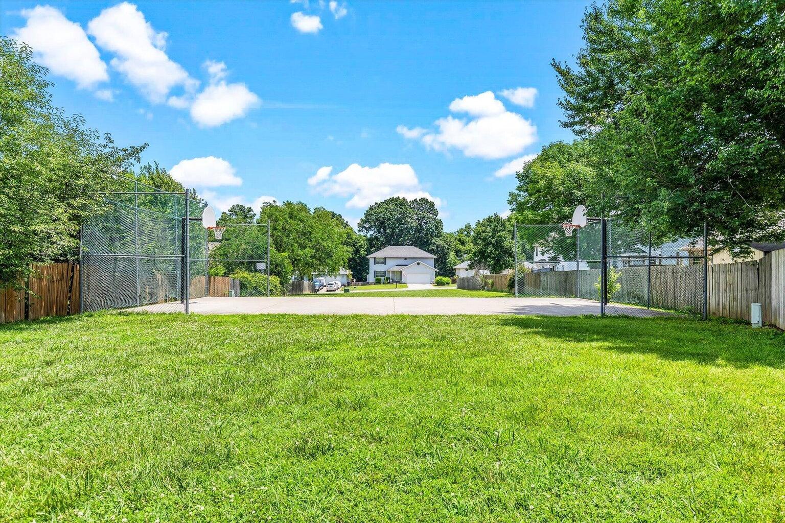 5563 South Walnut Hill Avenue Property Photo 28