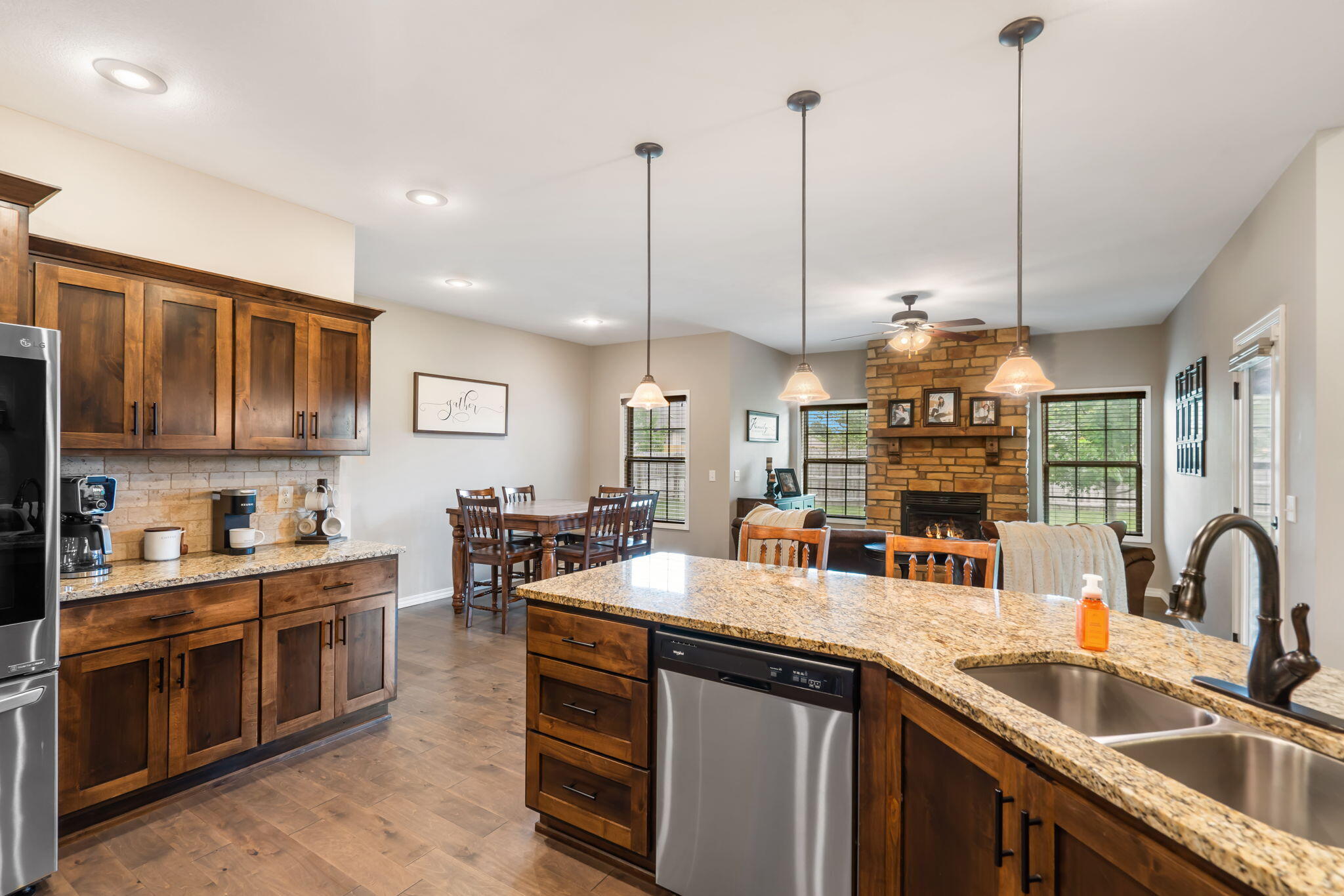 656 North Maplewood Hills Road Property Photo 16