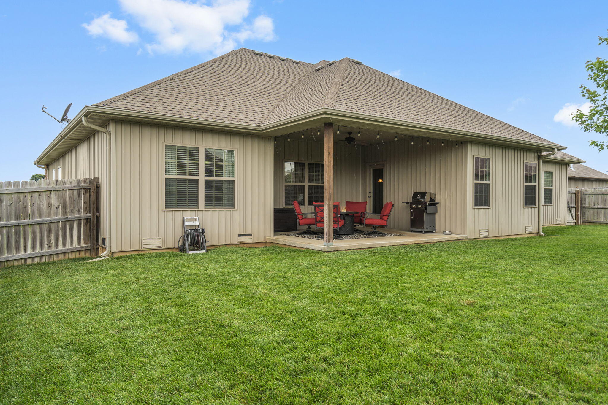 656 North Maplewood Hills Road Property Photo 37