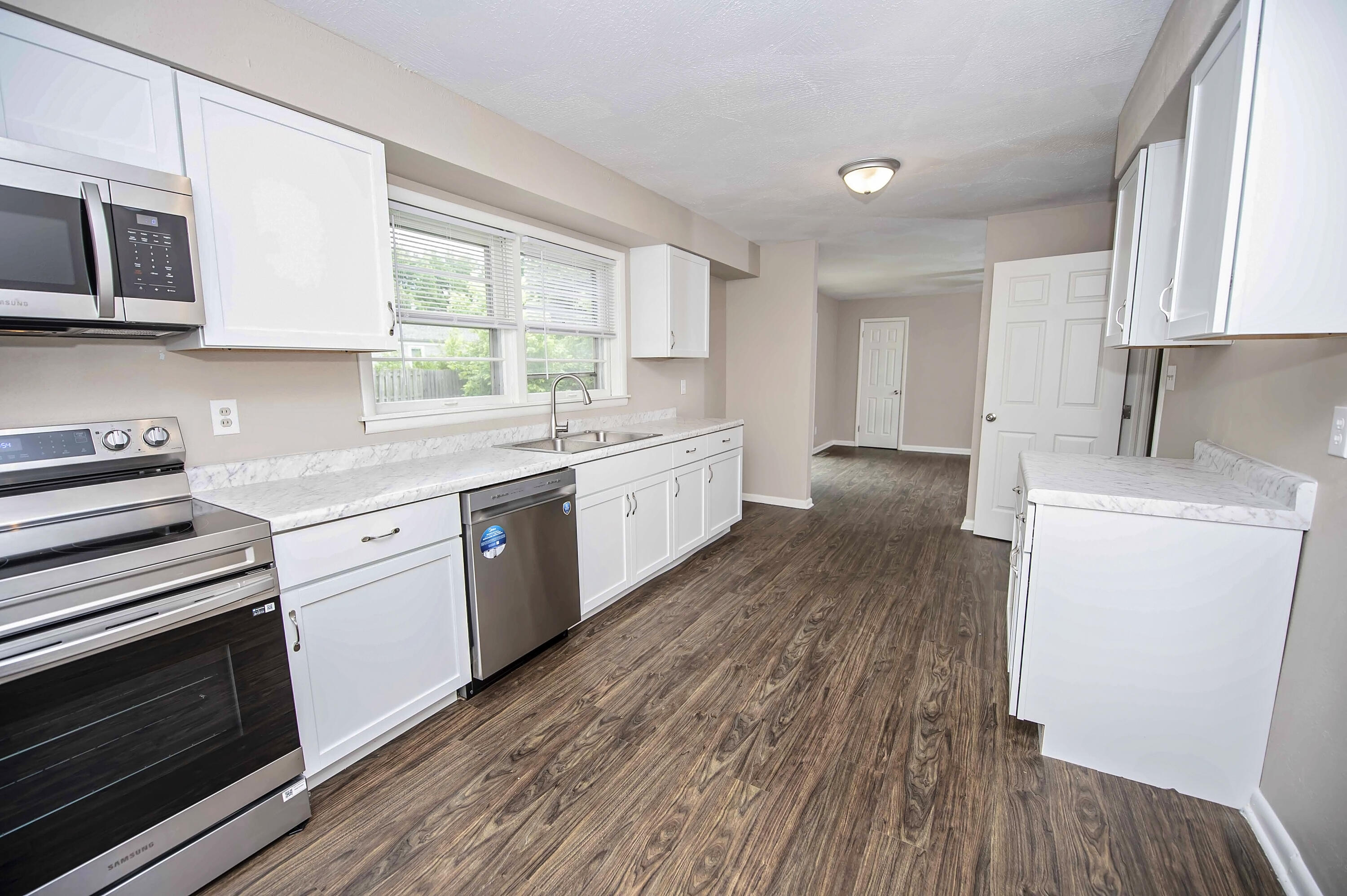 203 West Whiteside Street Property Photo 3