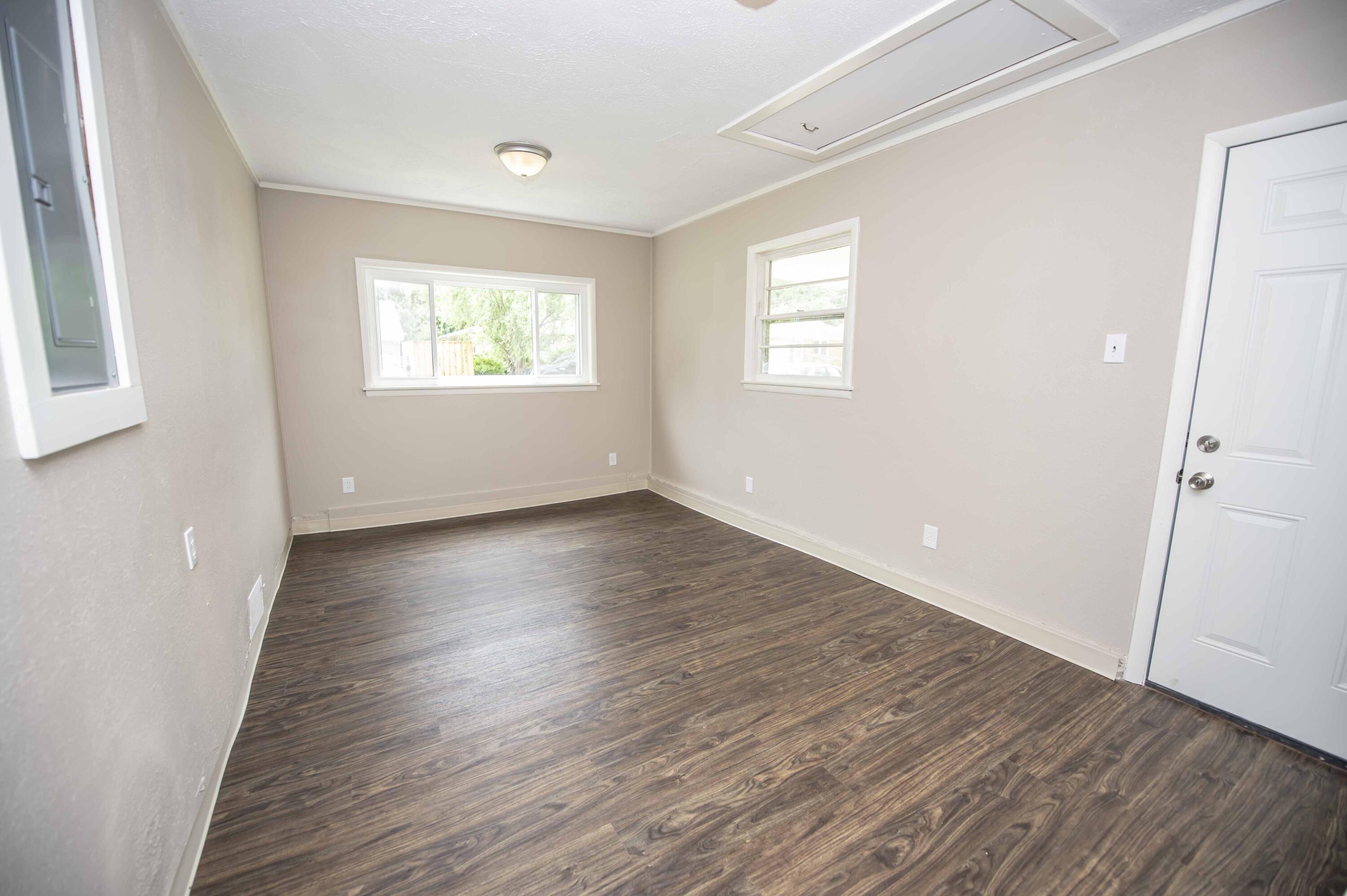 203 West Whiteside Street Property Photo 8