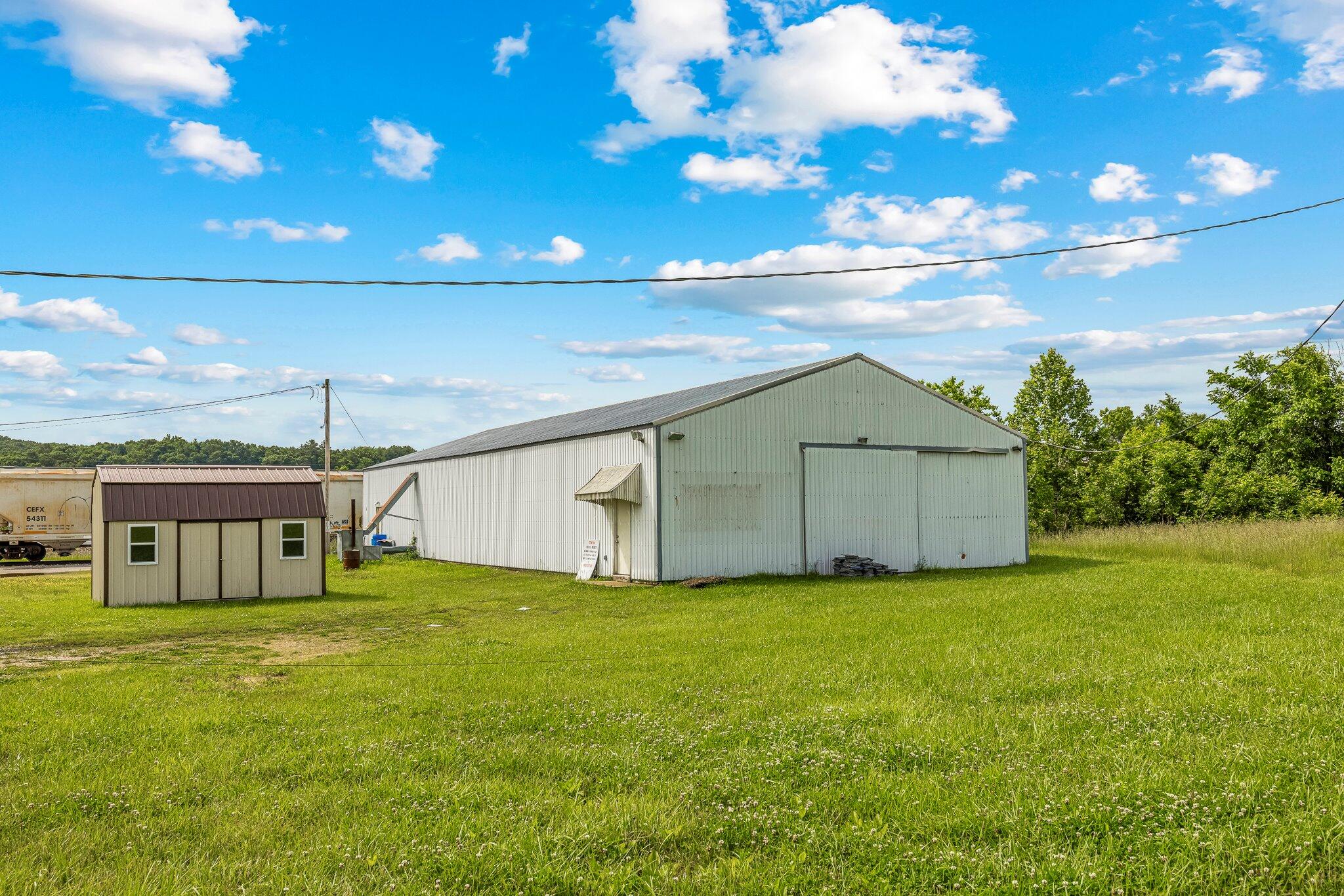 723 Roberts Street Property Photo 8