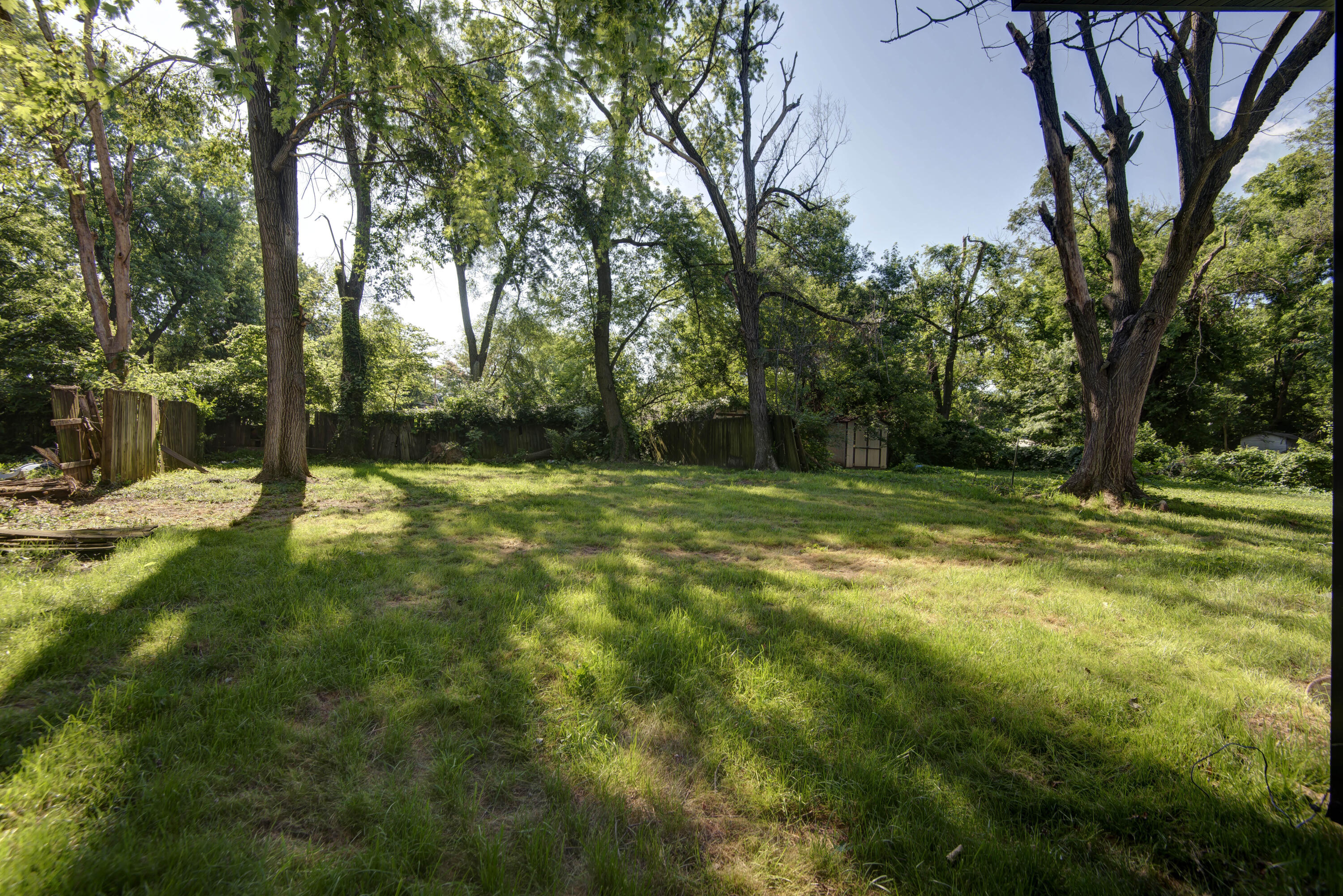 1830 North Hillcrest Avenue Property Photo 17
