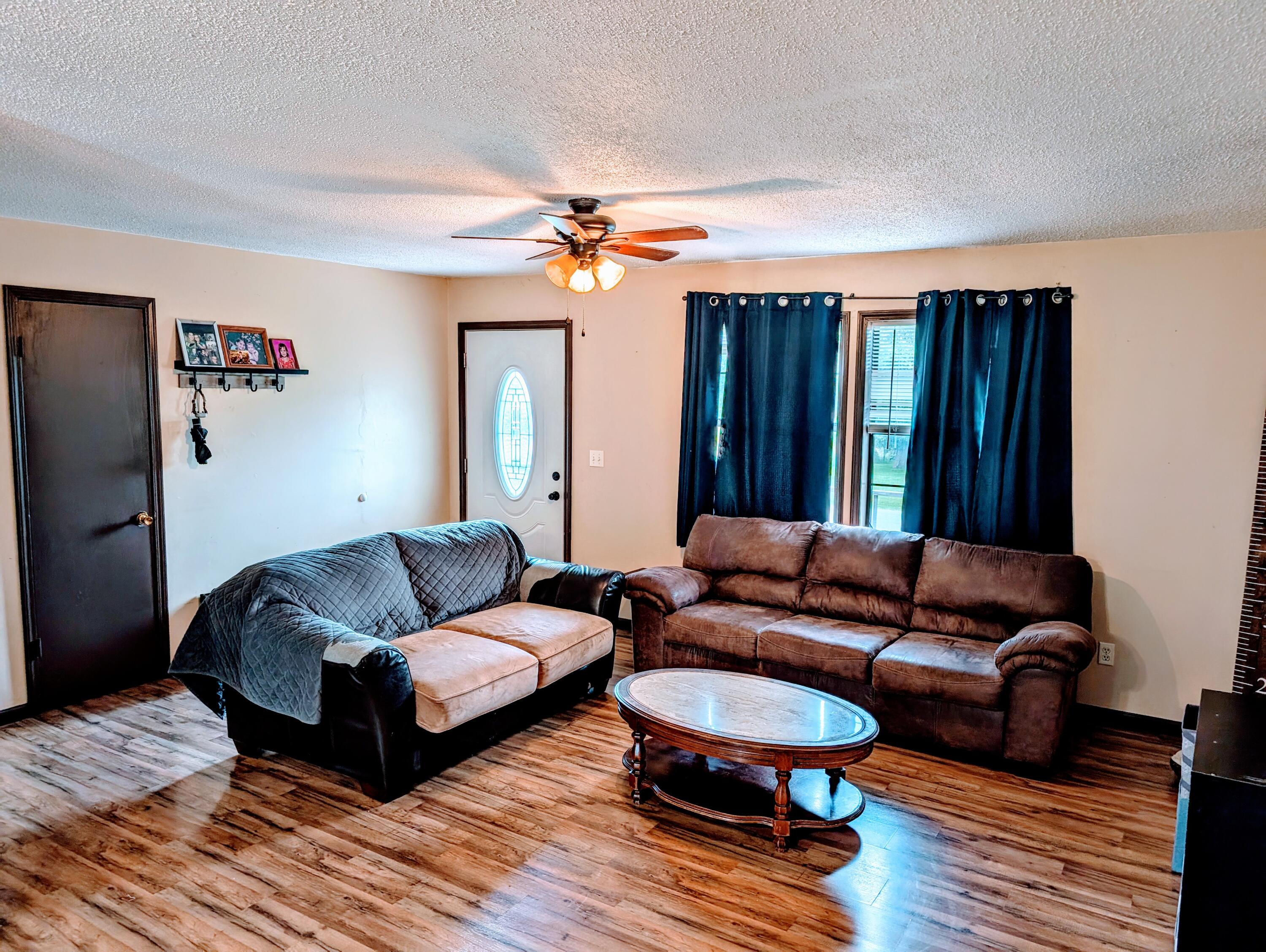 403 South Shiloh Avenue Property Photo 2