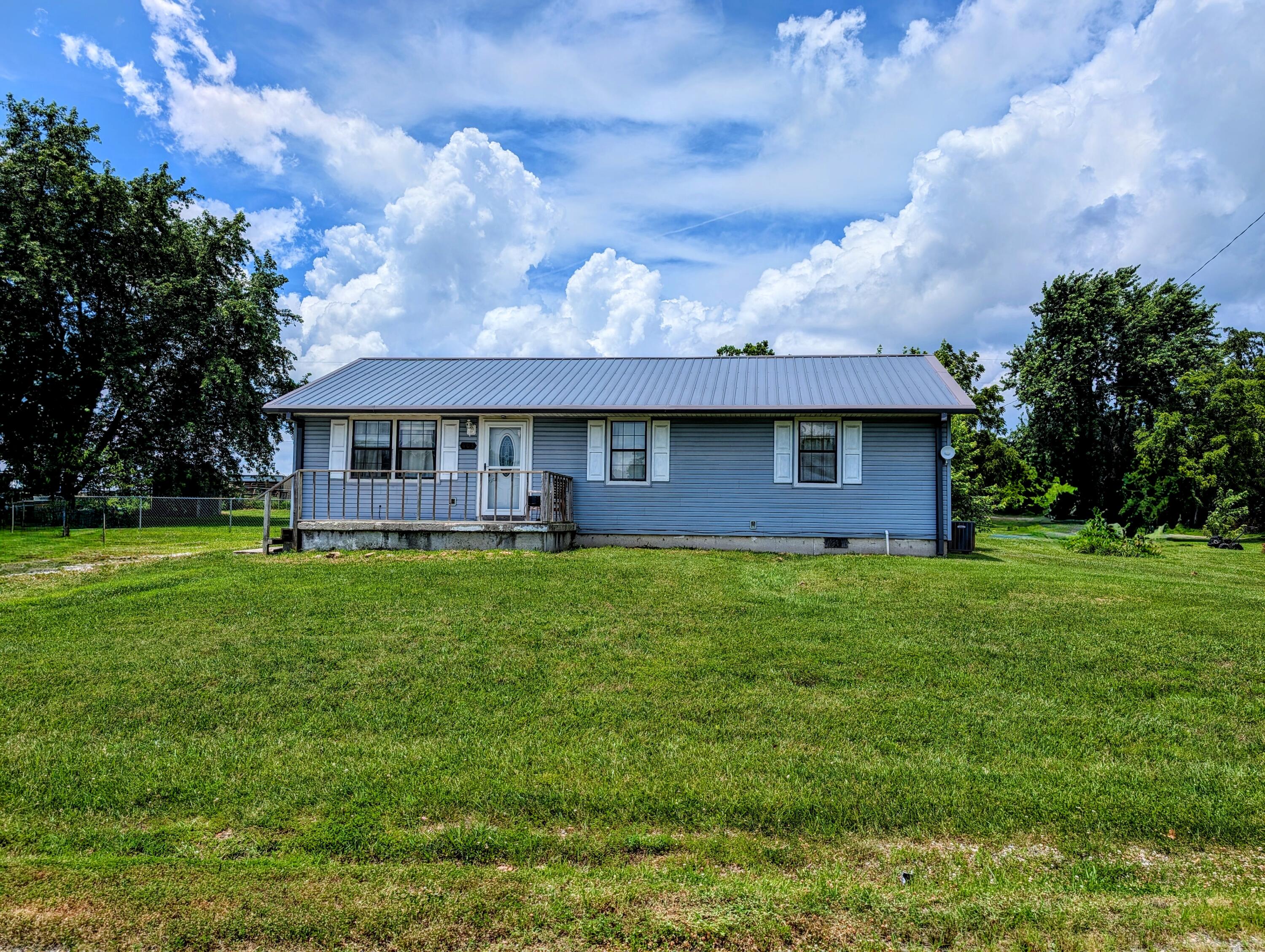 403 South Shiloh Avenue Property Photo 13