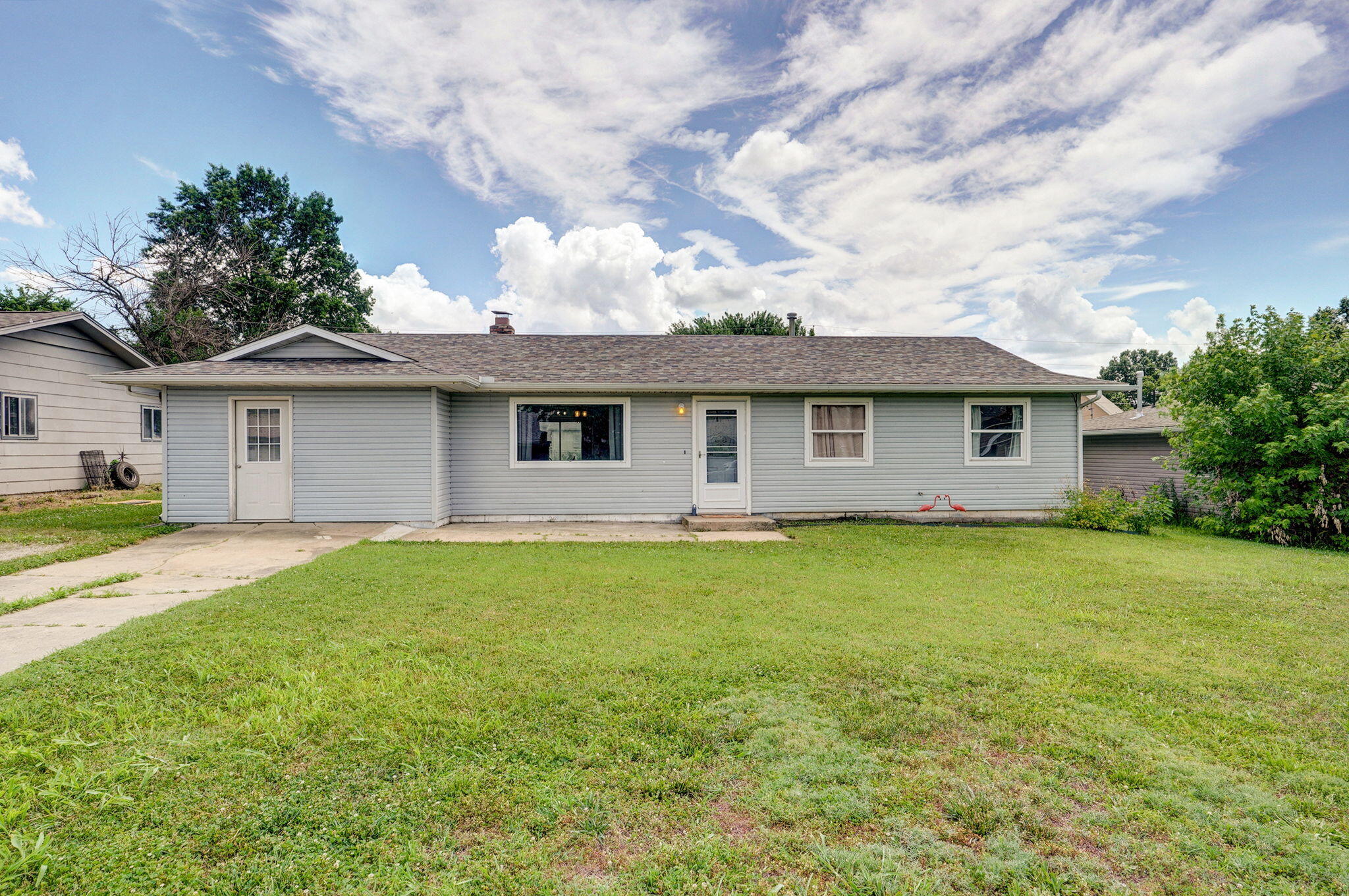 530 Country Lane Property Photo 1