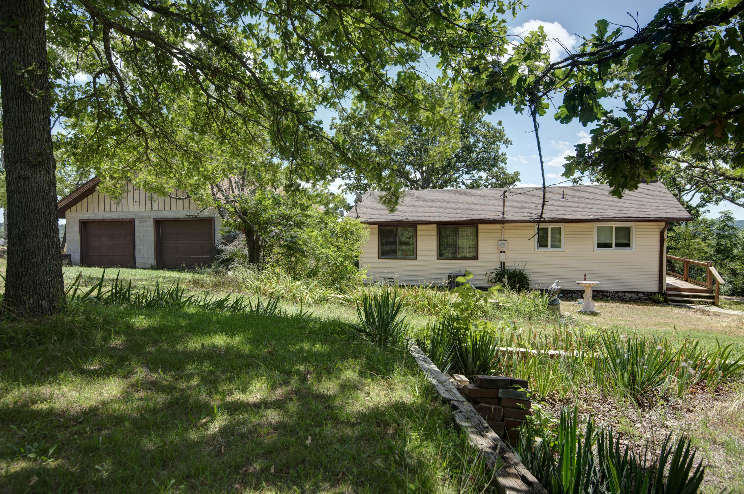 730 Peebles Point Road Property Photo 4