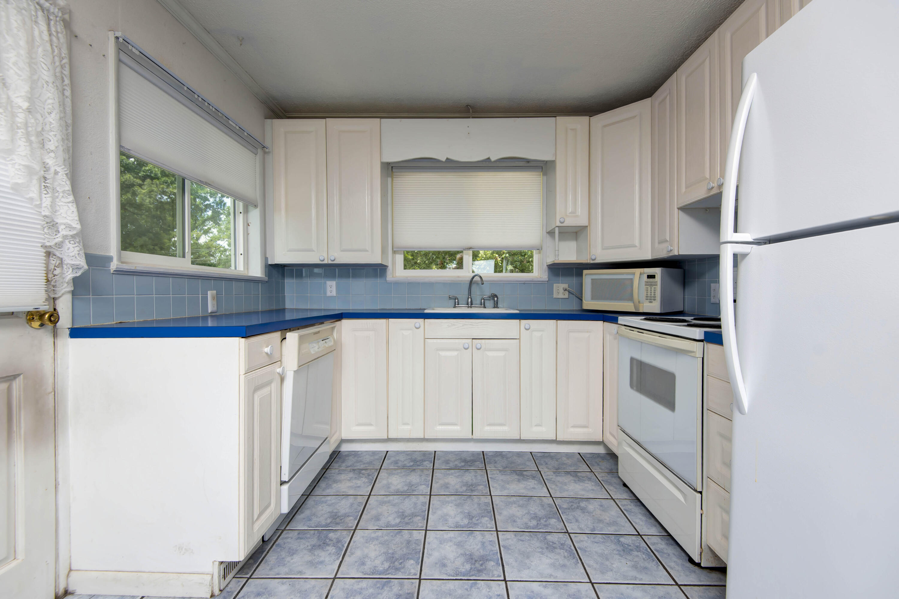 730 Peebles Point Road Property Photo 6