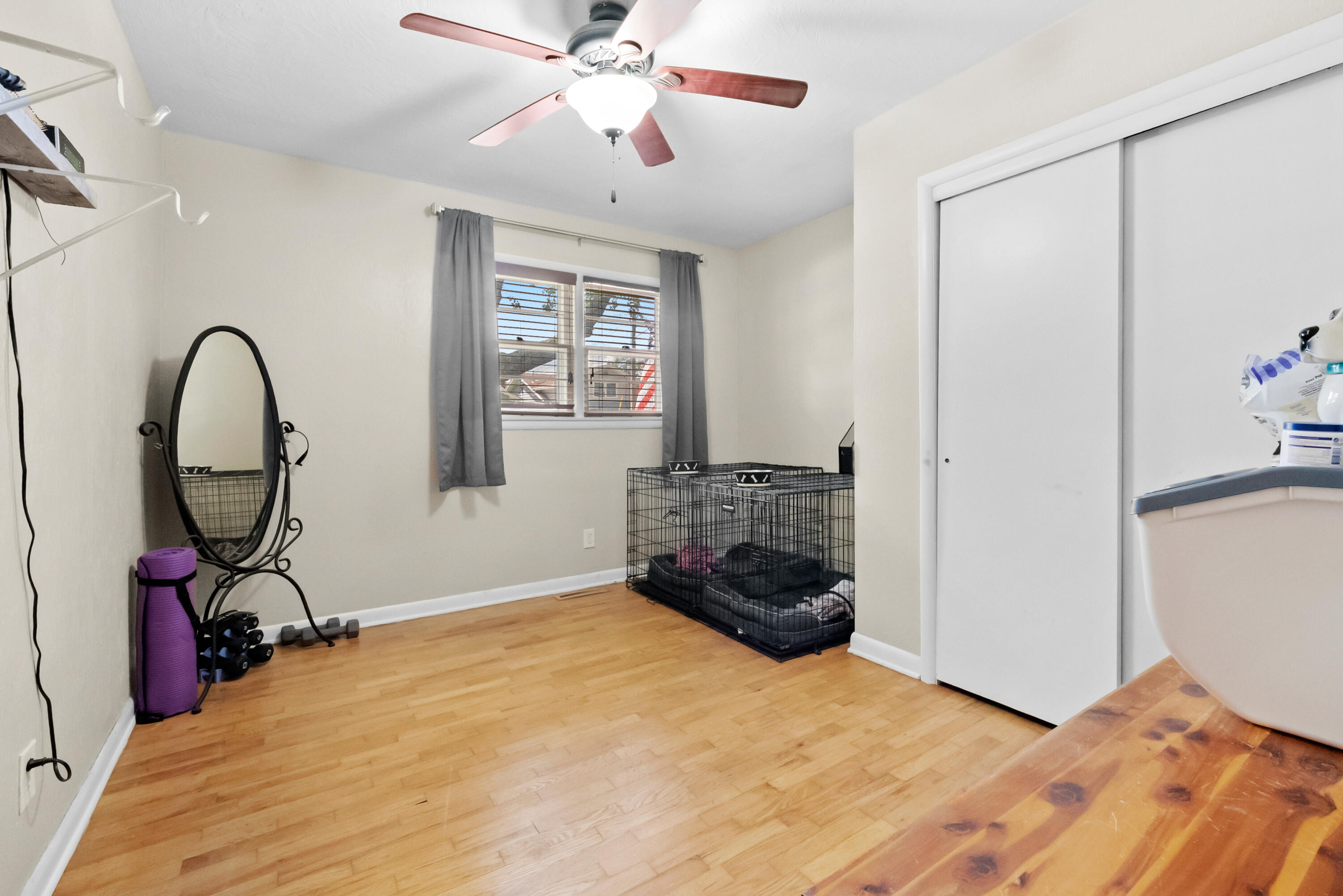 215 West Kingsbury Street Property Photo 17