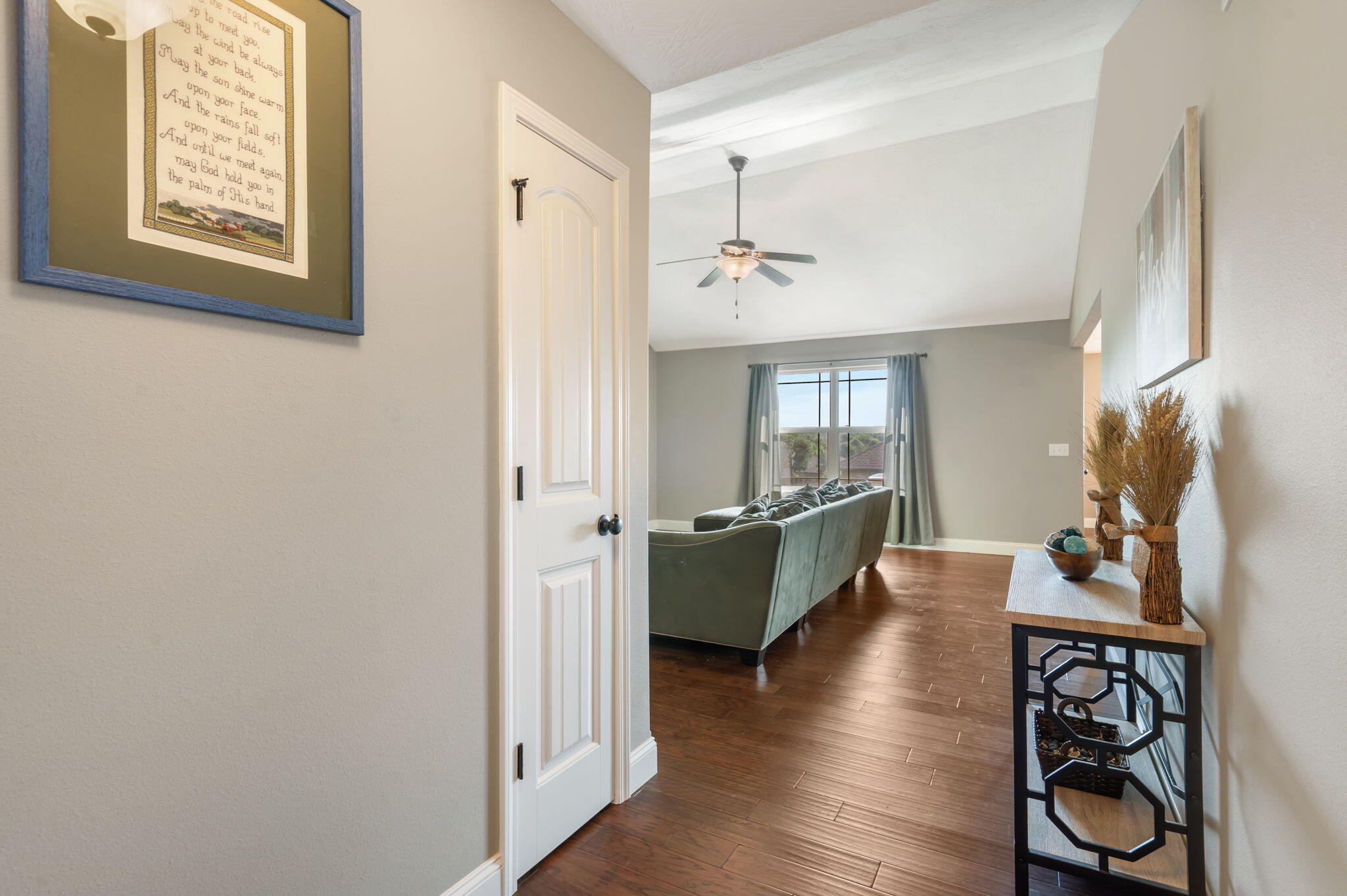 1670 North Feather Crest Drive Property Photo 6