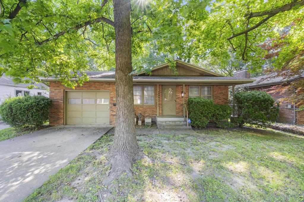 716 South Rogers Avenue Property Photo 2