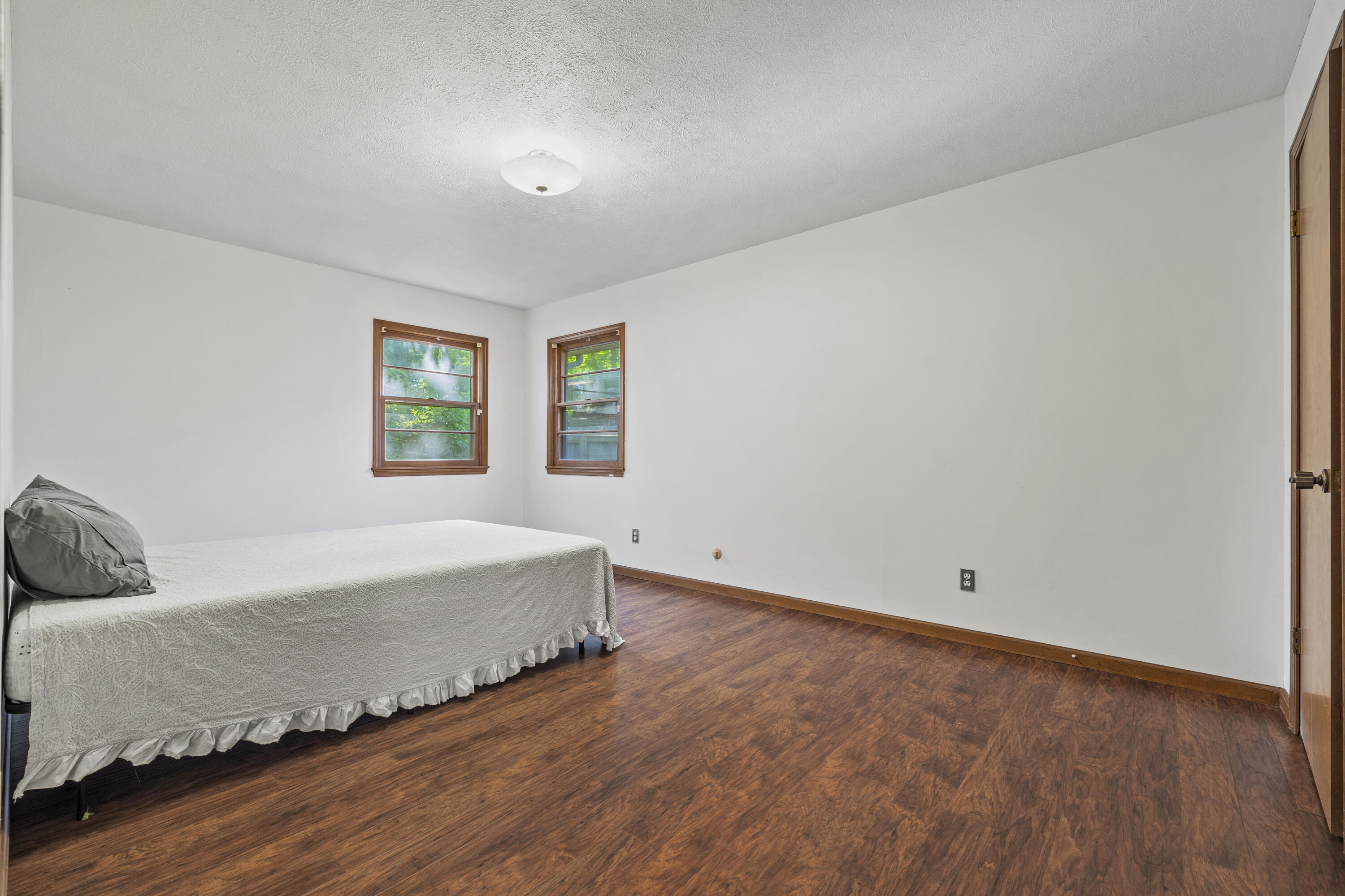 716 South Rogers Avenue Property Photo 14