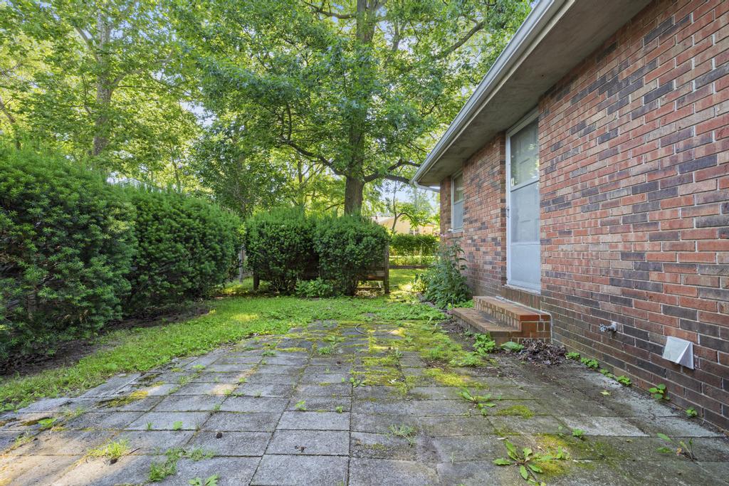 716 South Rogers Avenue Property Photo 23