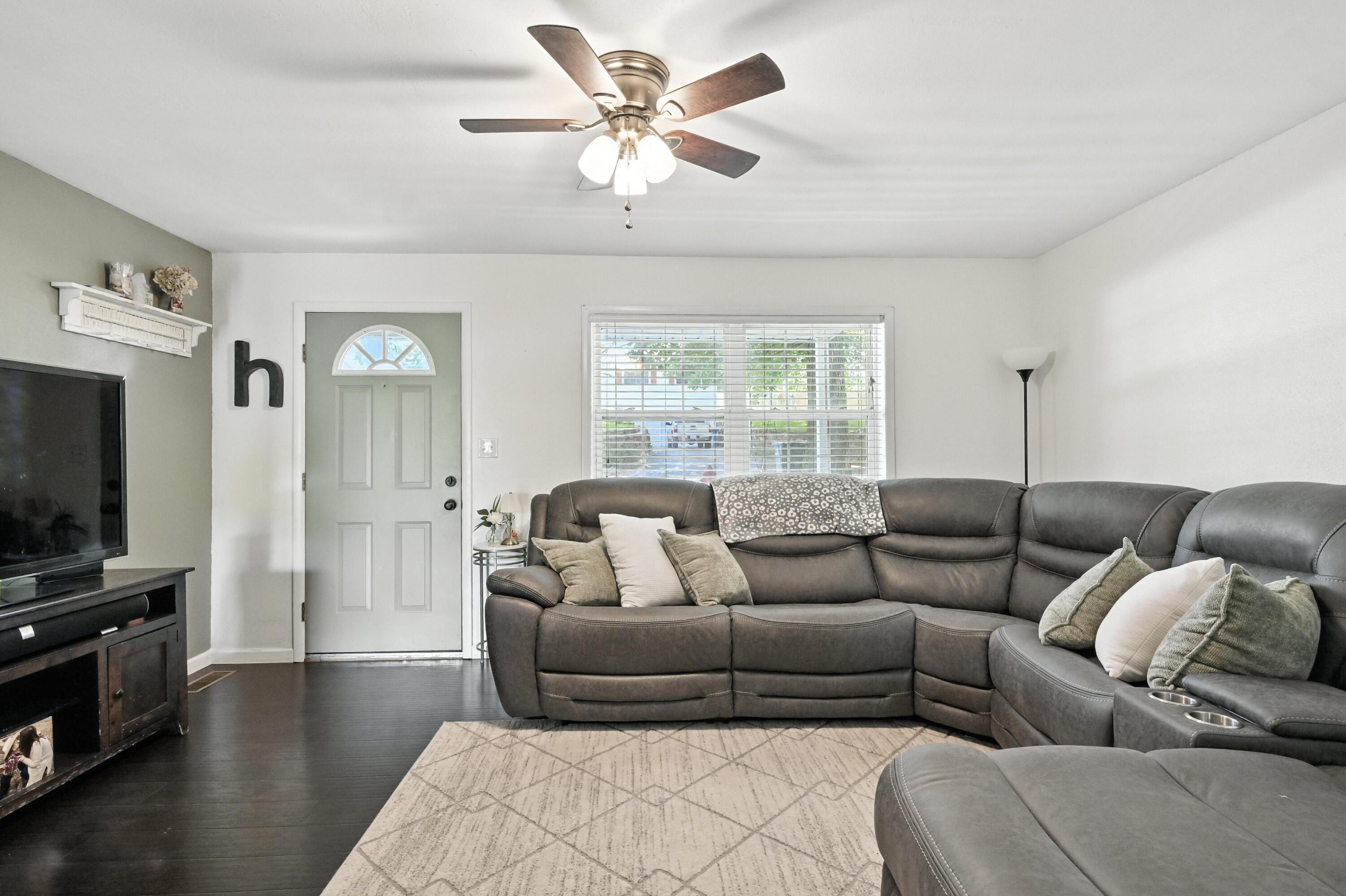 1515 Hilldale Drive Property Photo 7