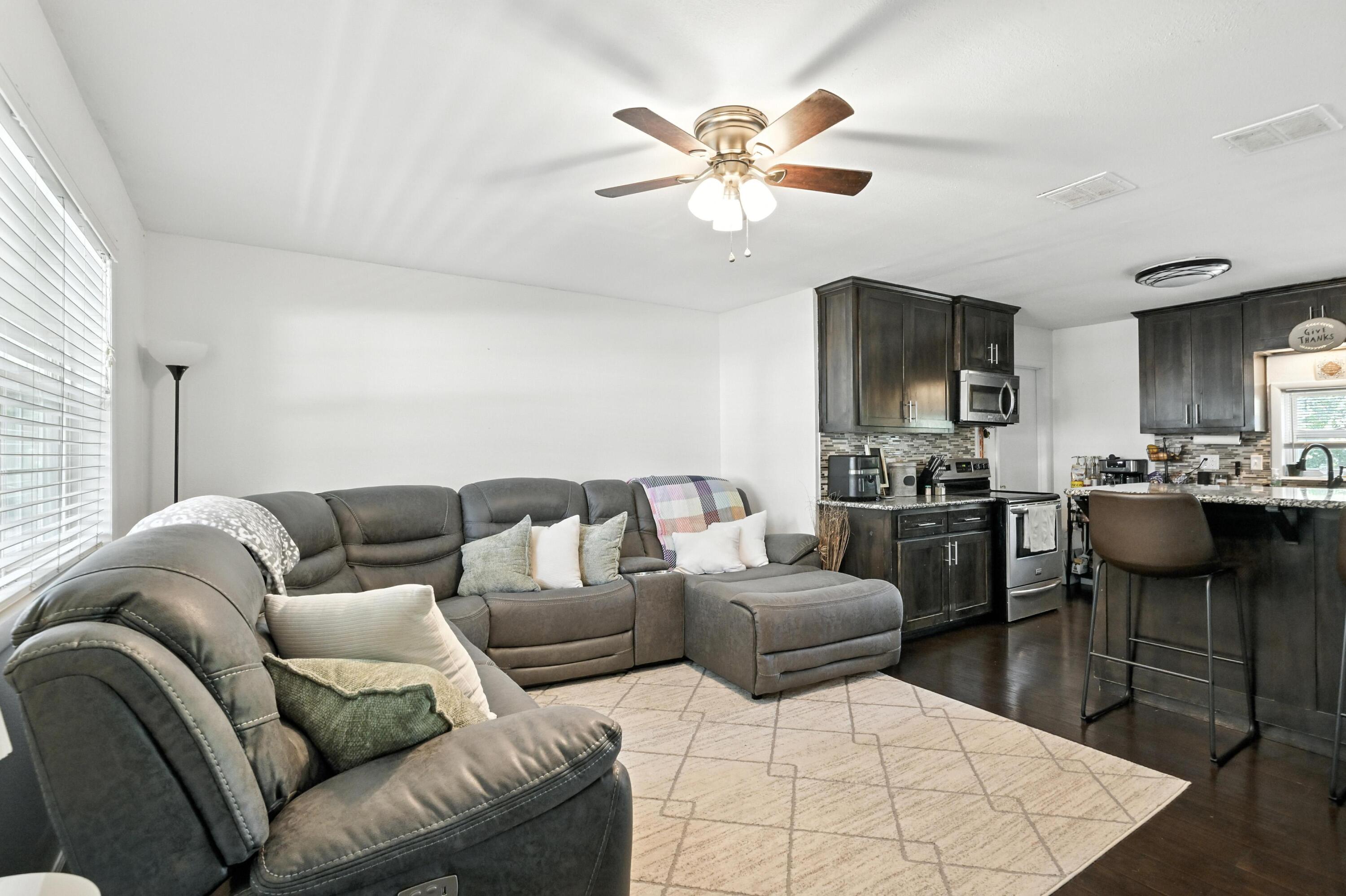 1515 Hilldale Drive Property Photo 8