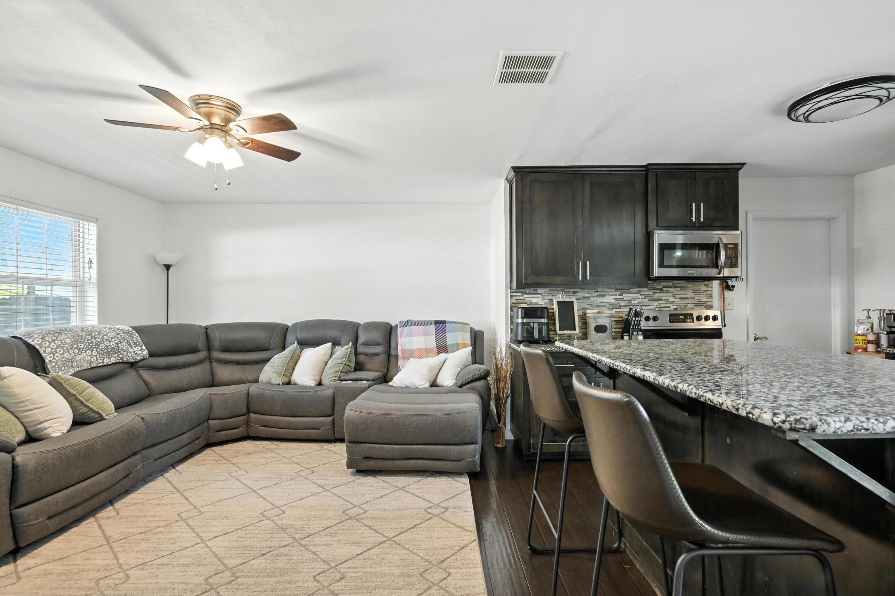 1515 Hilldale Drive Property Photo 12