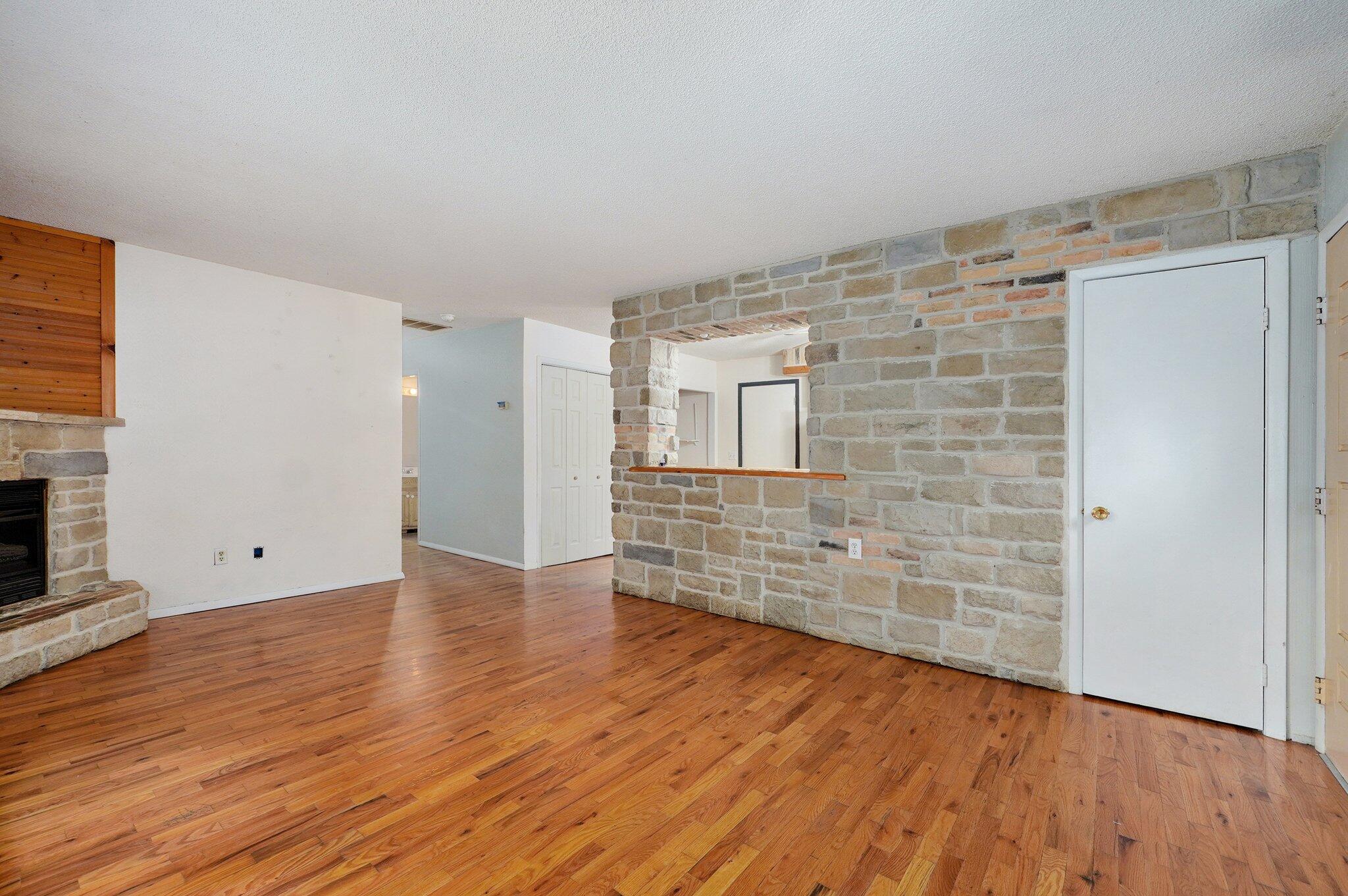 1111 South Lone Pine Avenue Property Photo 5