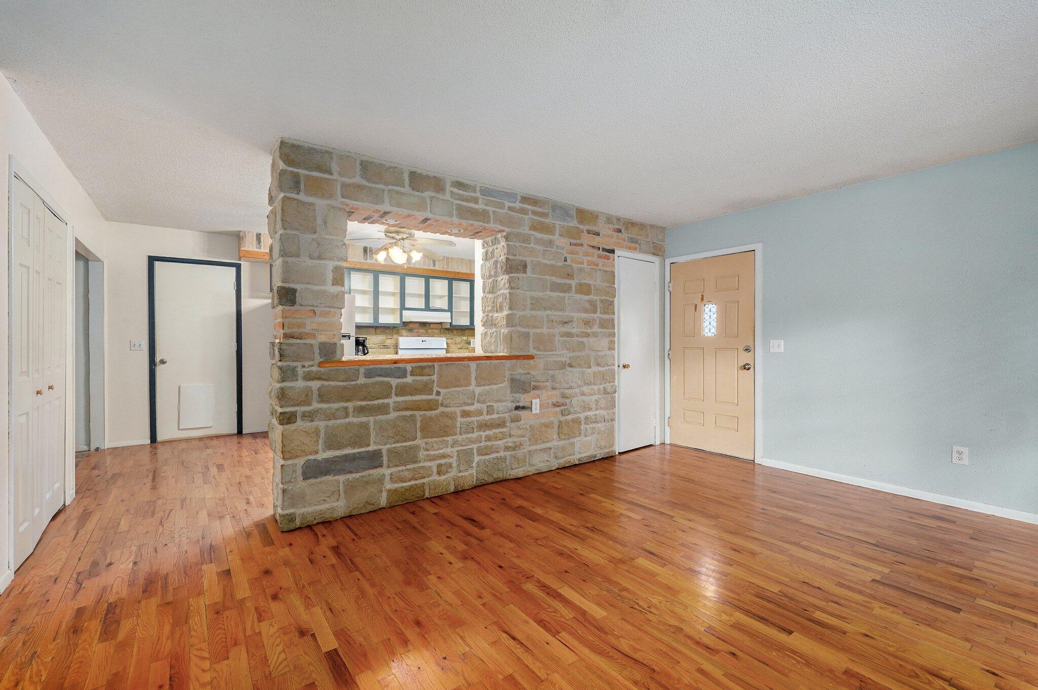 1111 South Lone Pine Avenue Property Photo 6