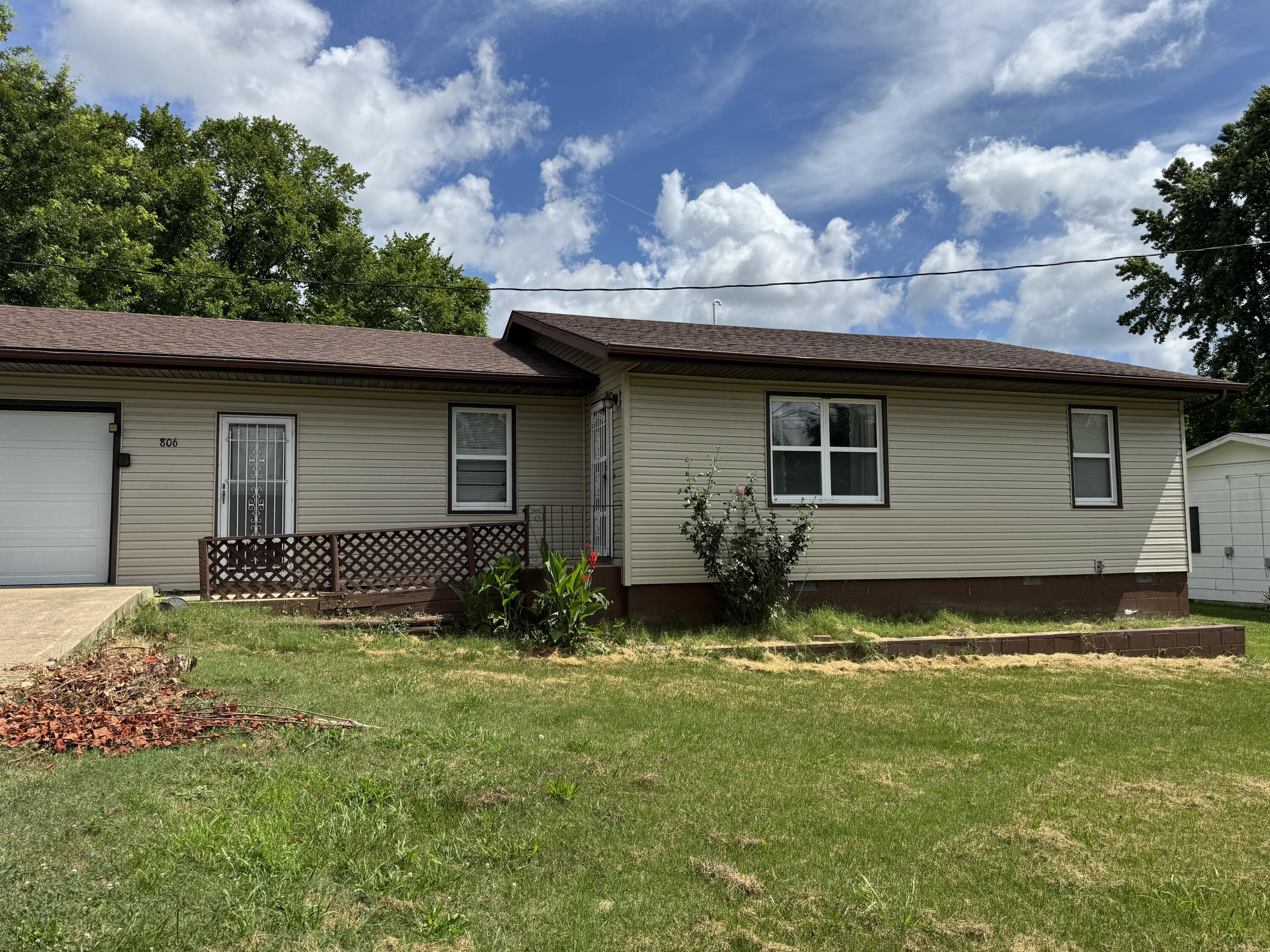 806 Lathrop Avenue Property Photo 2