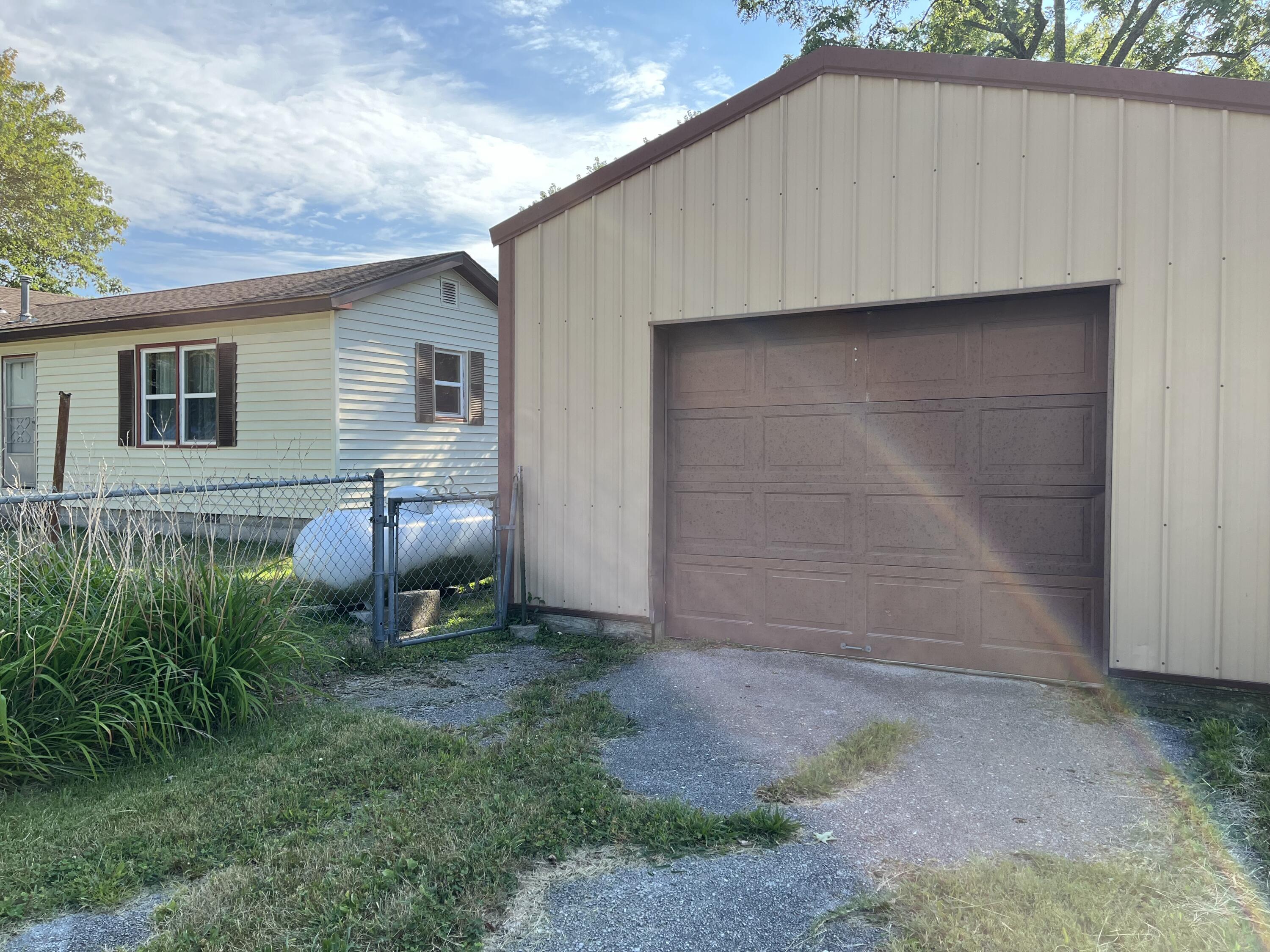 424 West Park Street Property Photo 7