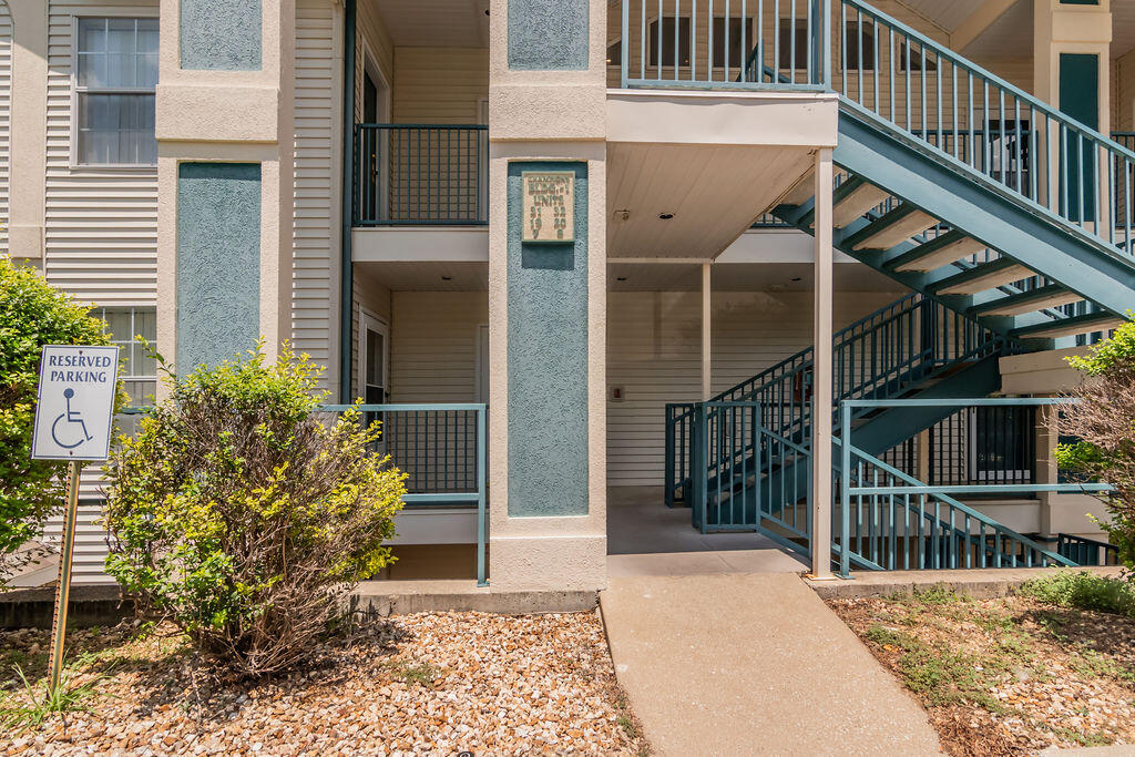120 Spring Creek Court Property Photo 4