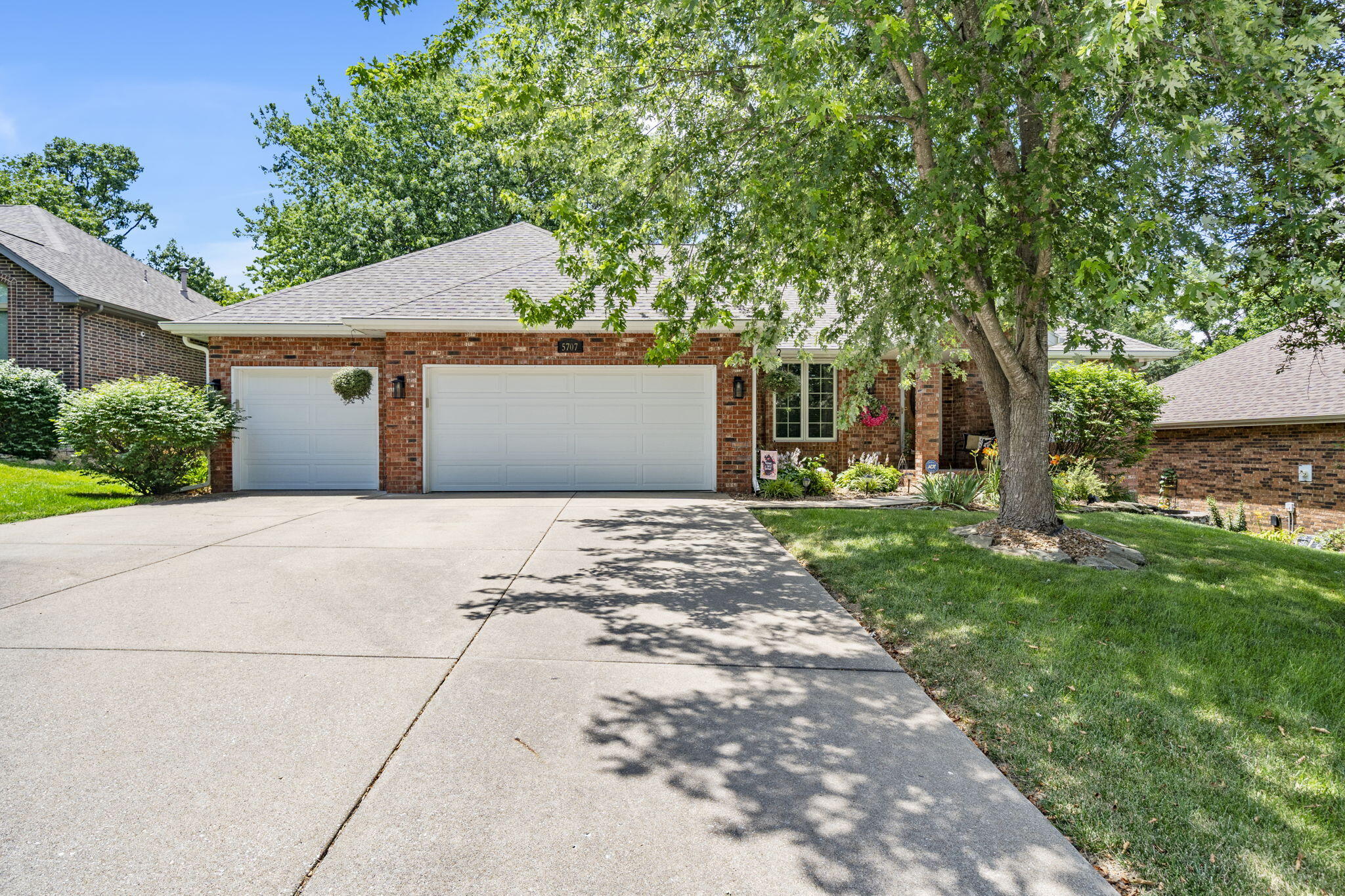 5707 South Nettleton Avenue