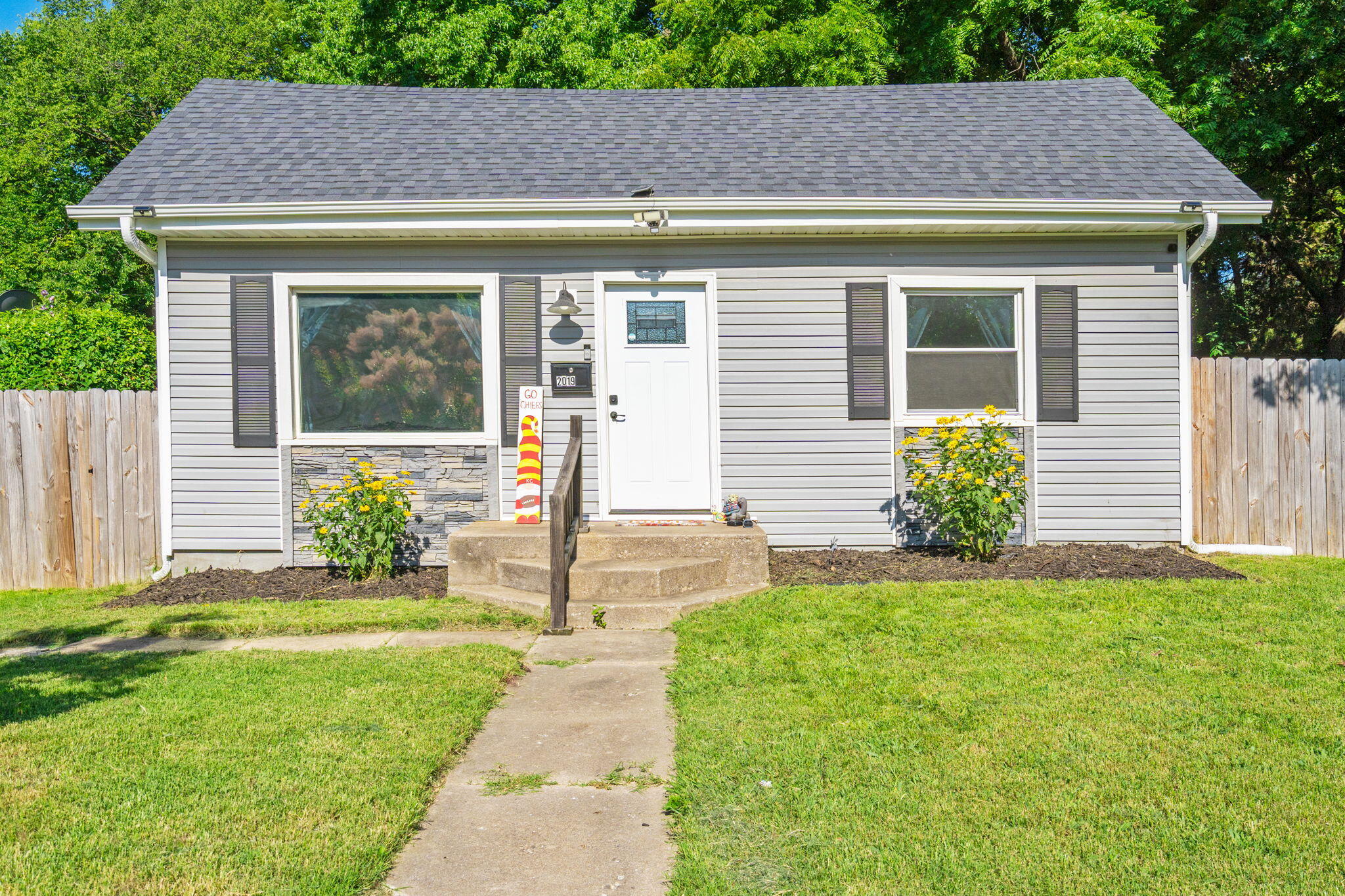 2019 North Rogers Avenue Property Photo 1