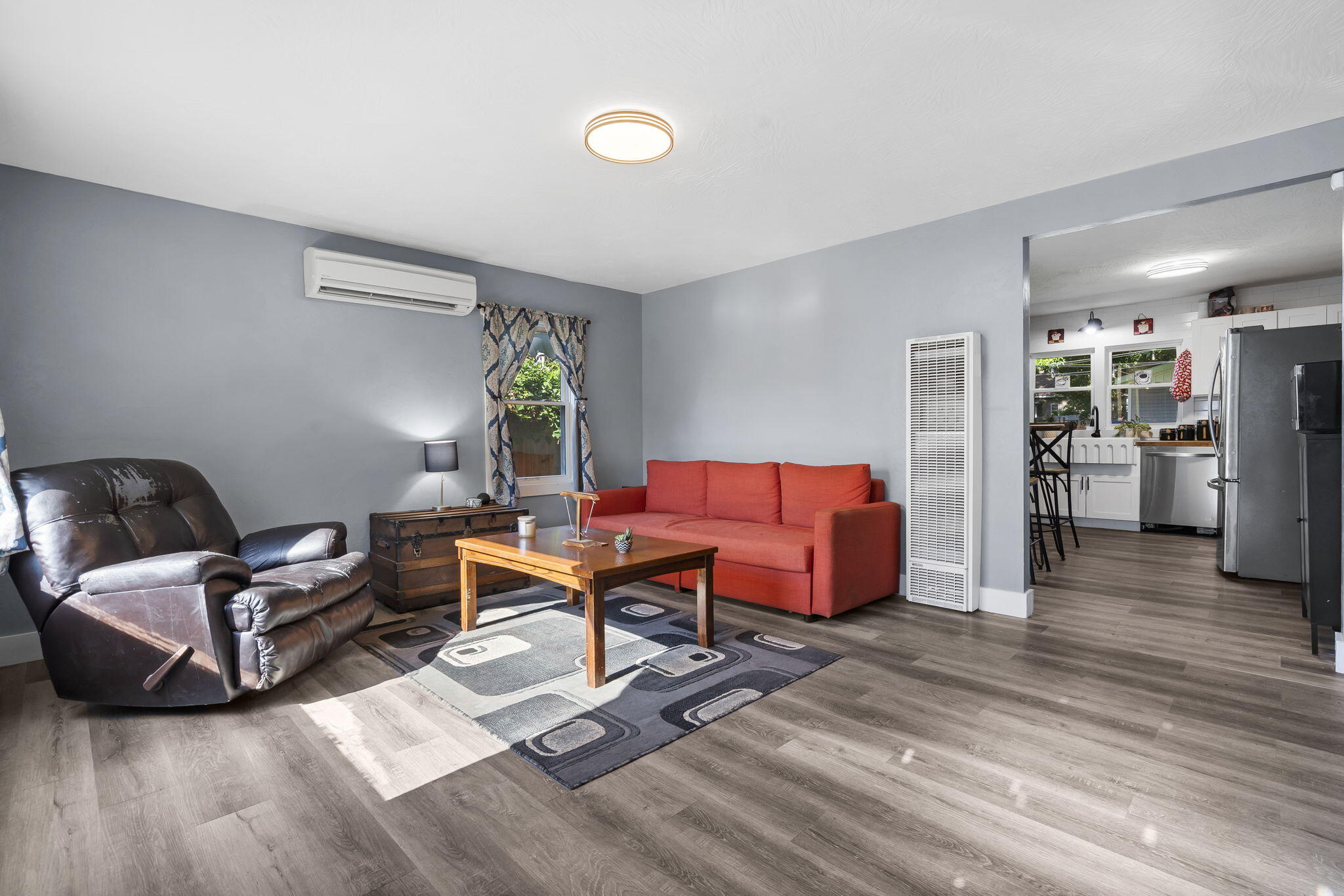 2019 North Rogers Avenue Property Photo 4
