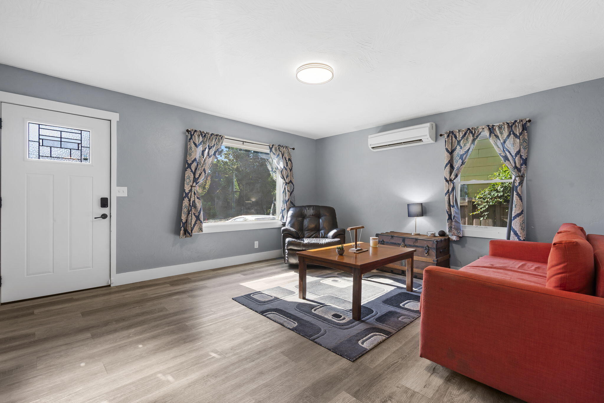 2019 North Rogers Avenue Property Photo 5
