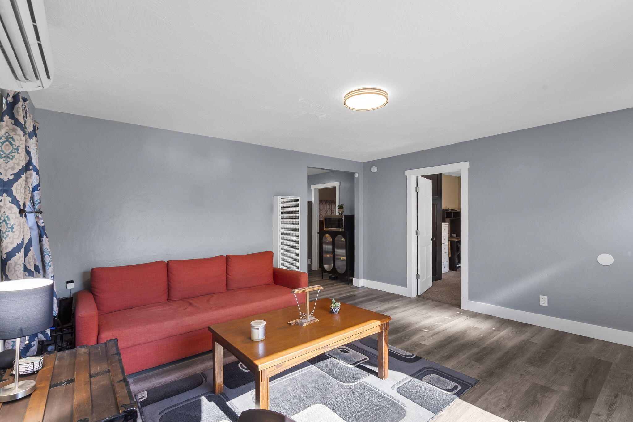 2019 North Rogers Avenue Property Photo 6