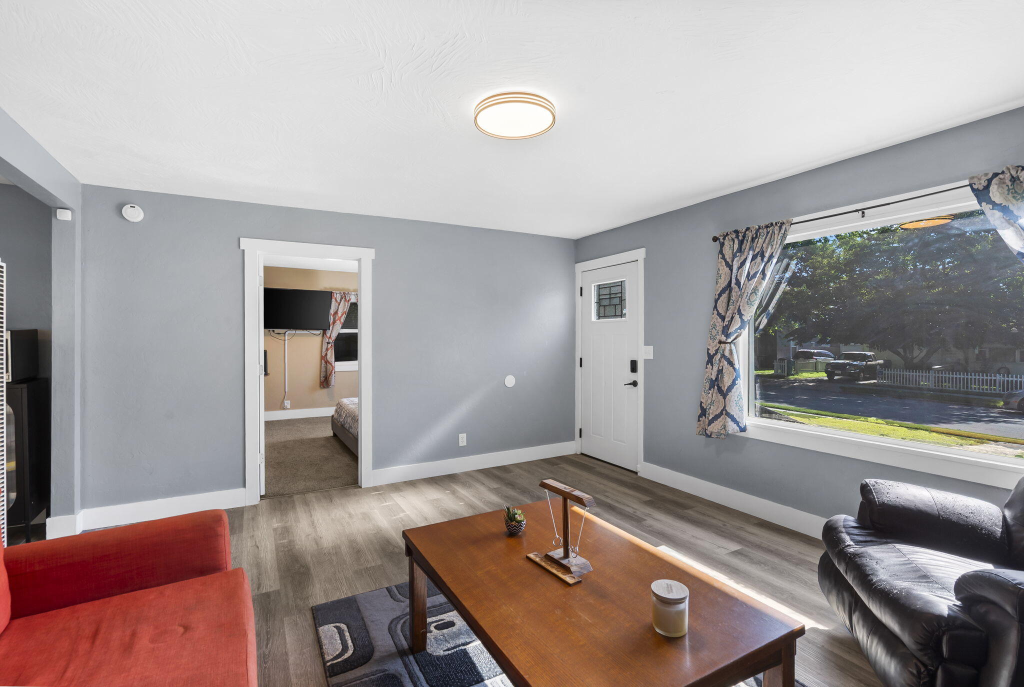 2019 North Rogers Avenue Property Photo 7