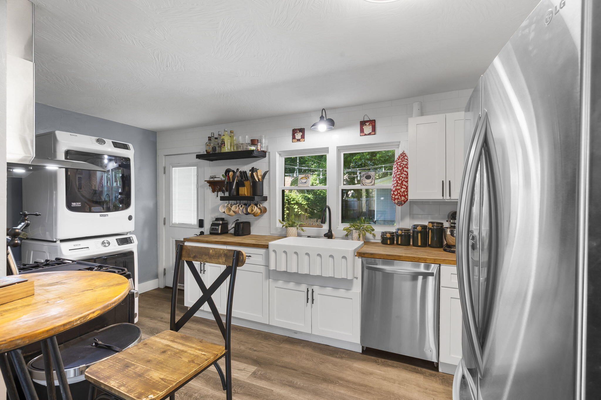 2019 North Rogers Avenue Property Photo 10