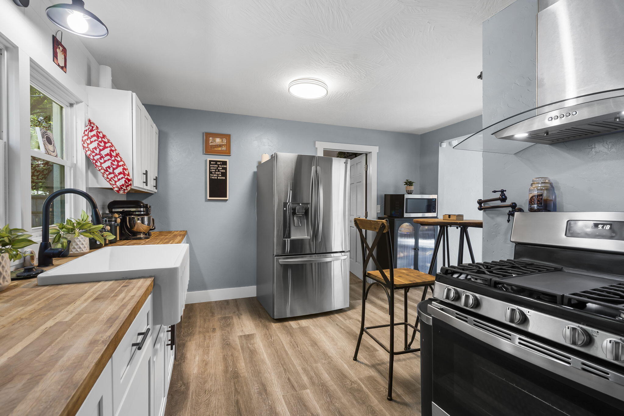 2019 North Rogers Avenue Property Photo 11
