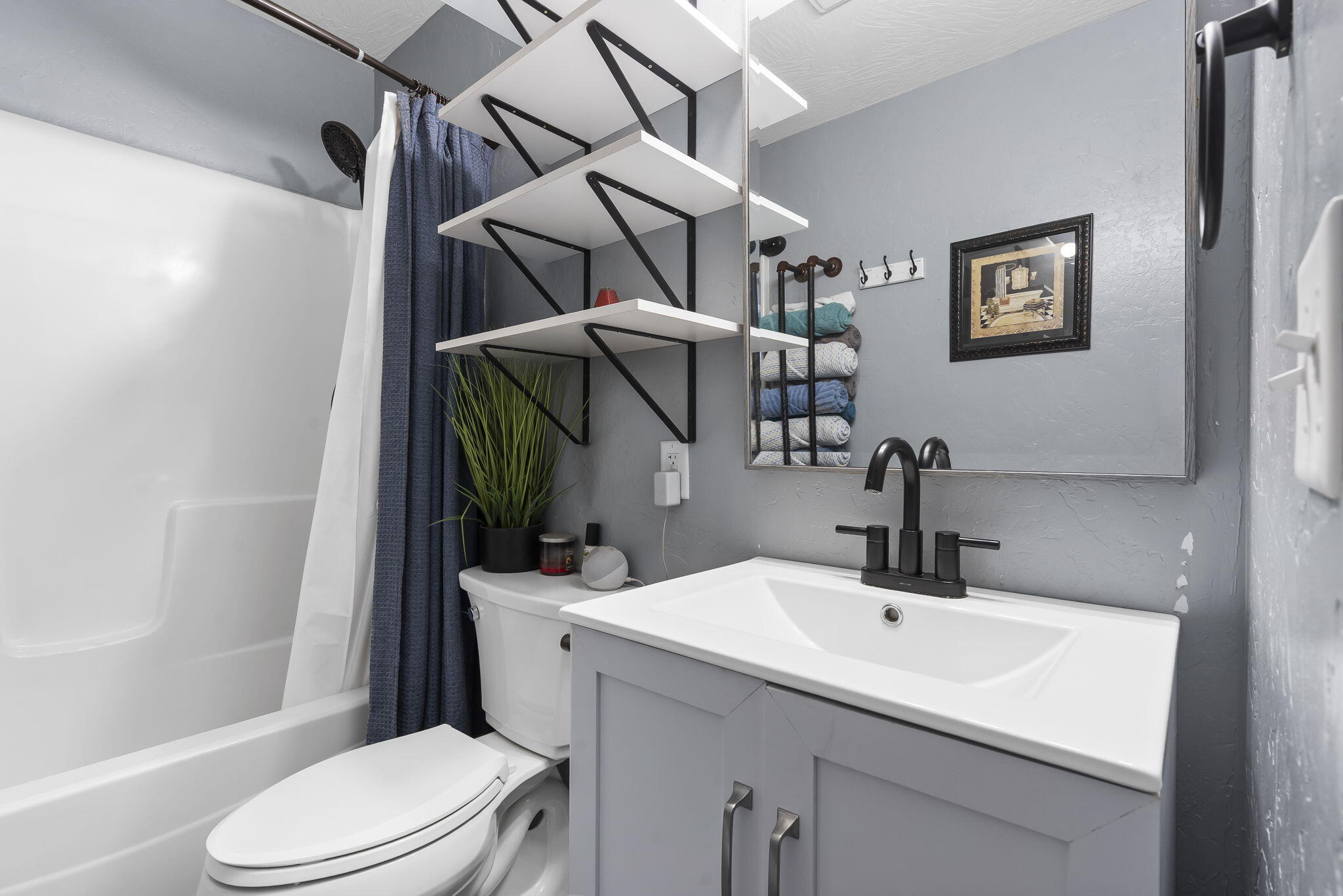 2019 North Rogers Avenue Property Photo 15
