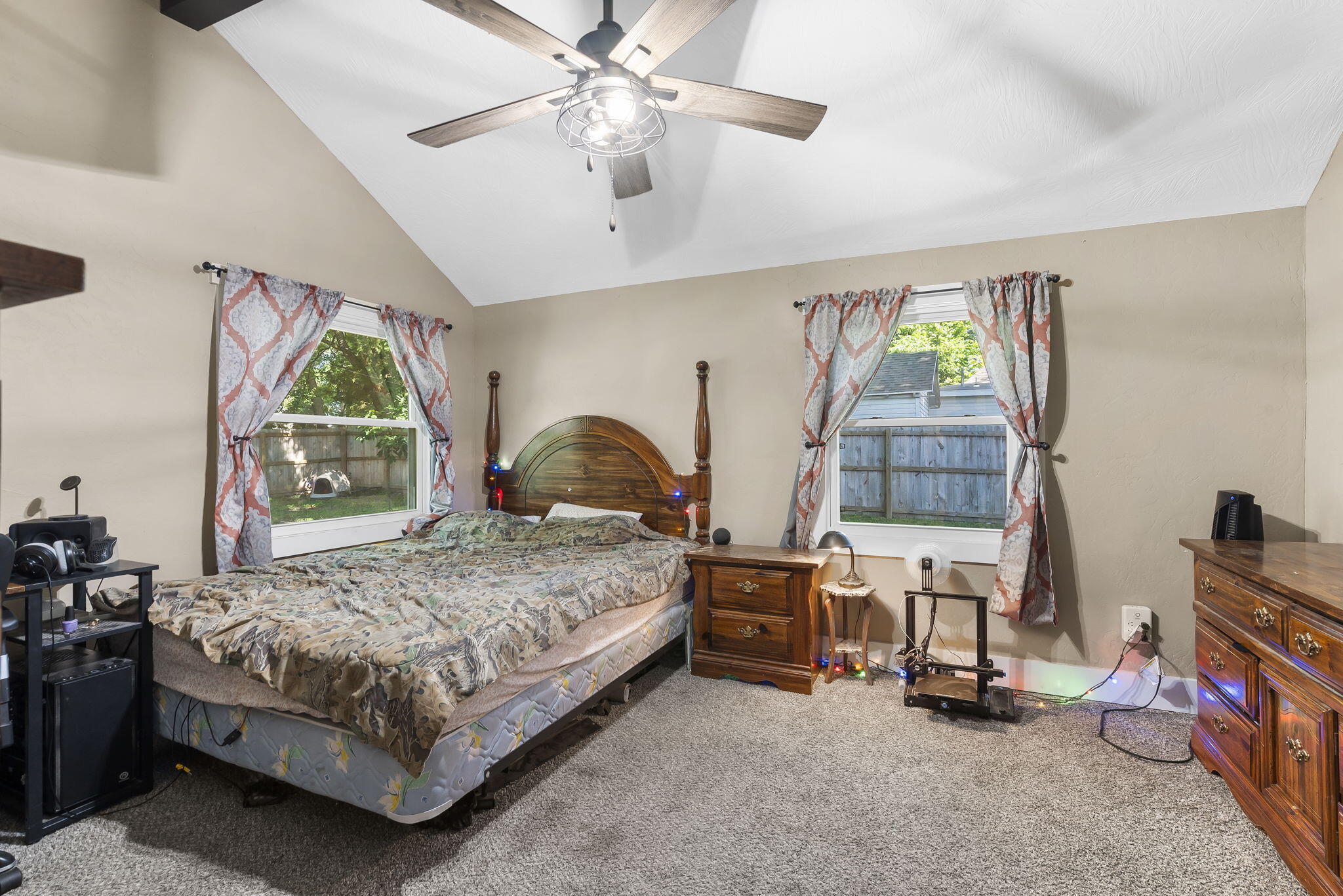 2019 North Rogers Avenue Property Photo 16