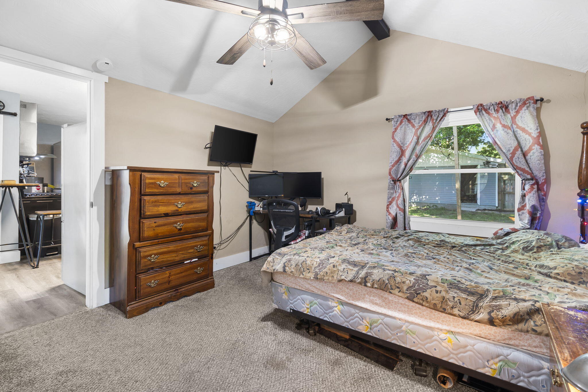 2019 North Rogers Avenue Property Photo 17